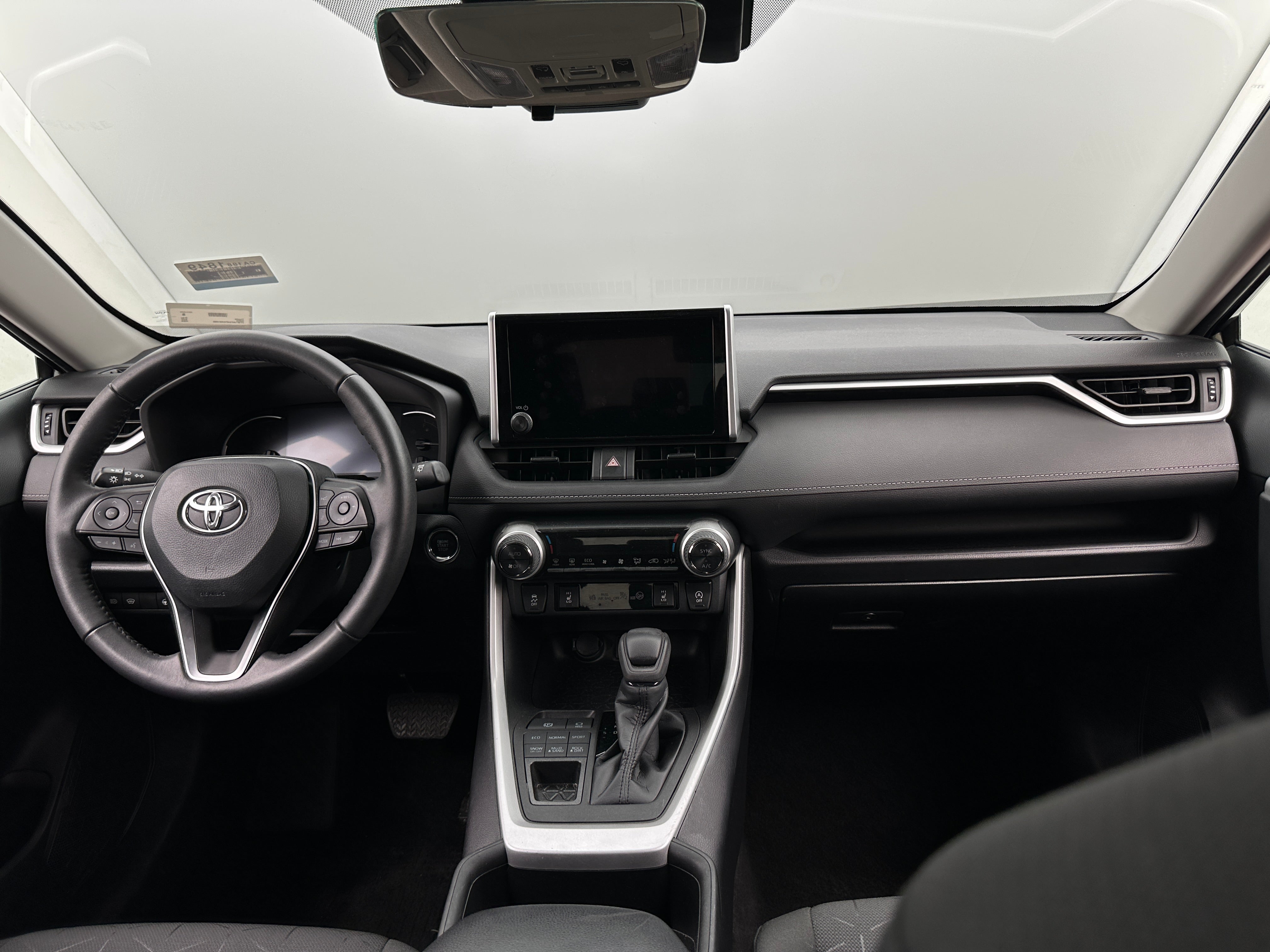 2023 Toyota RAV4 XLE 3