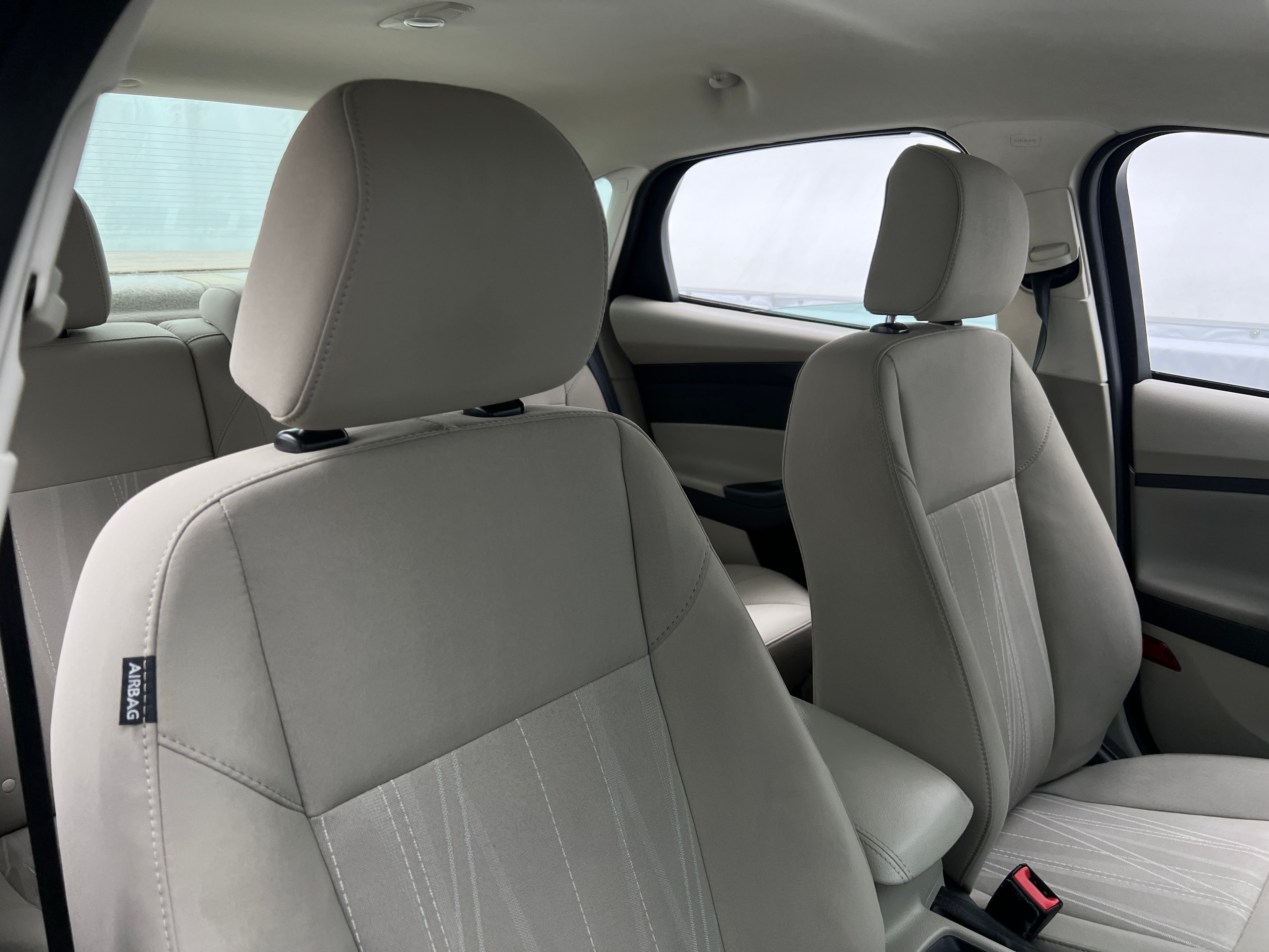 2016 Ford Focus SE 2