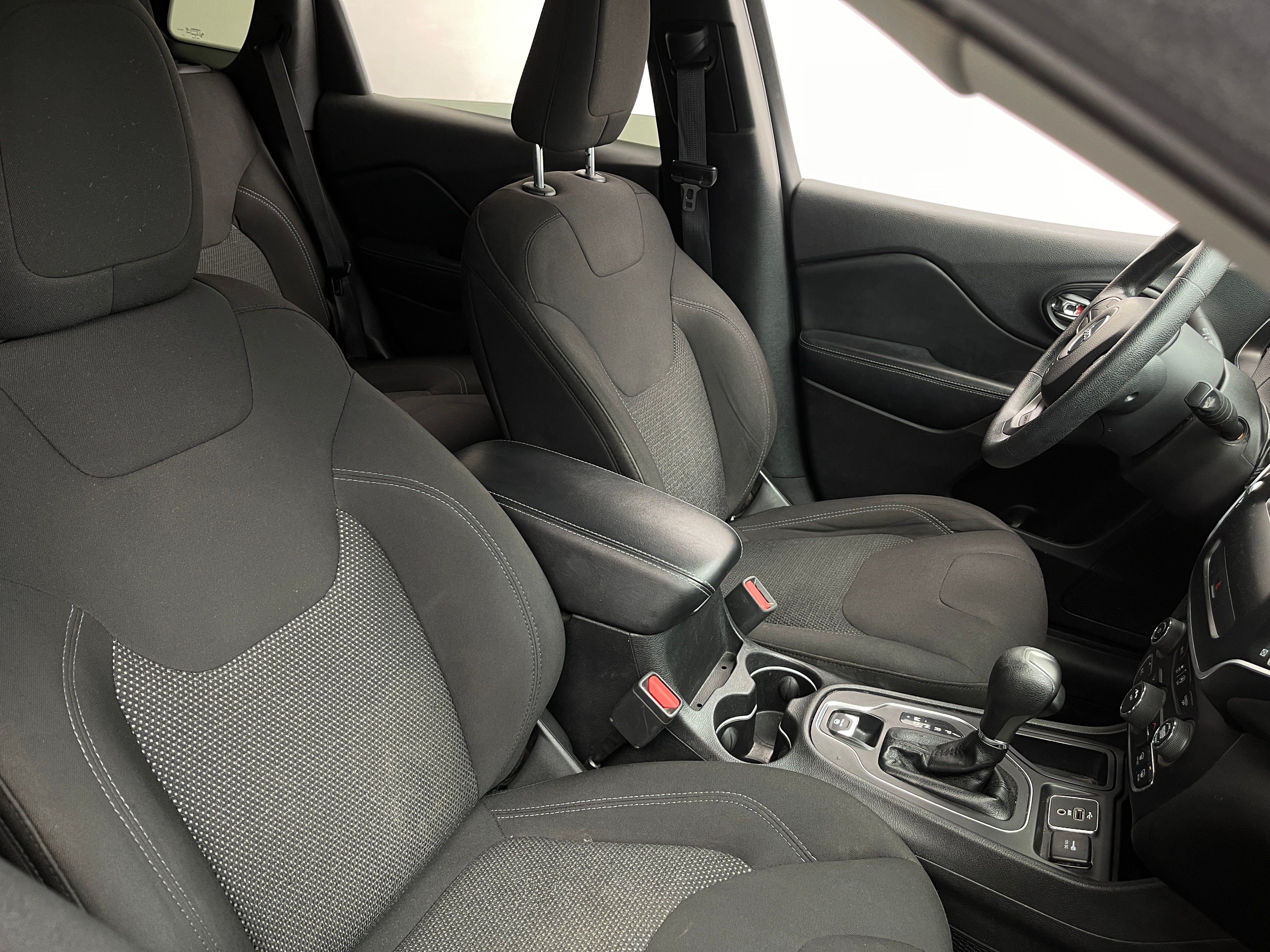 2019 Jeep Cherokee Latitude 2