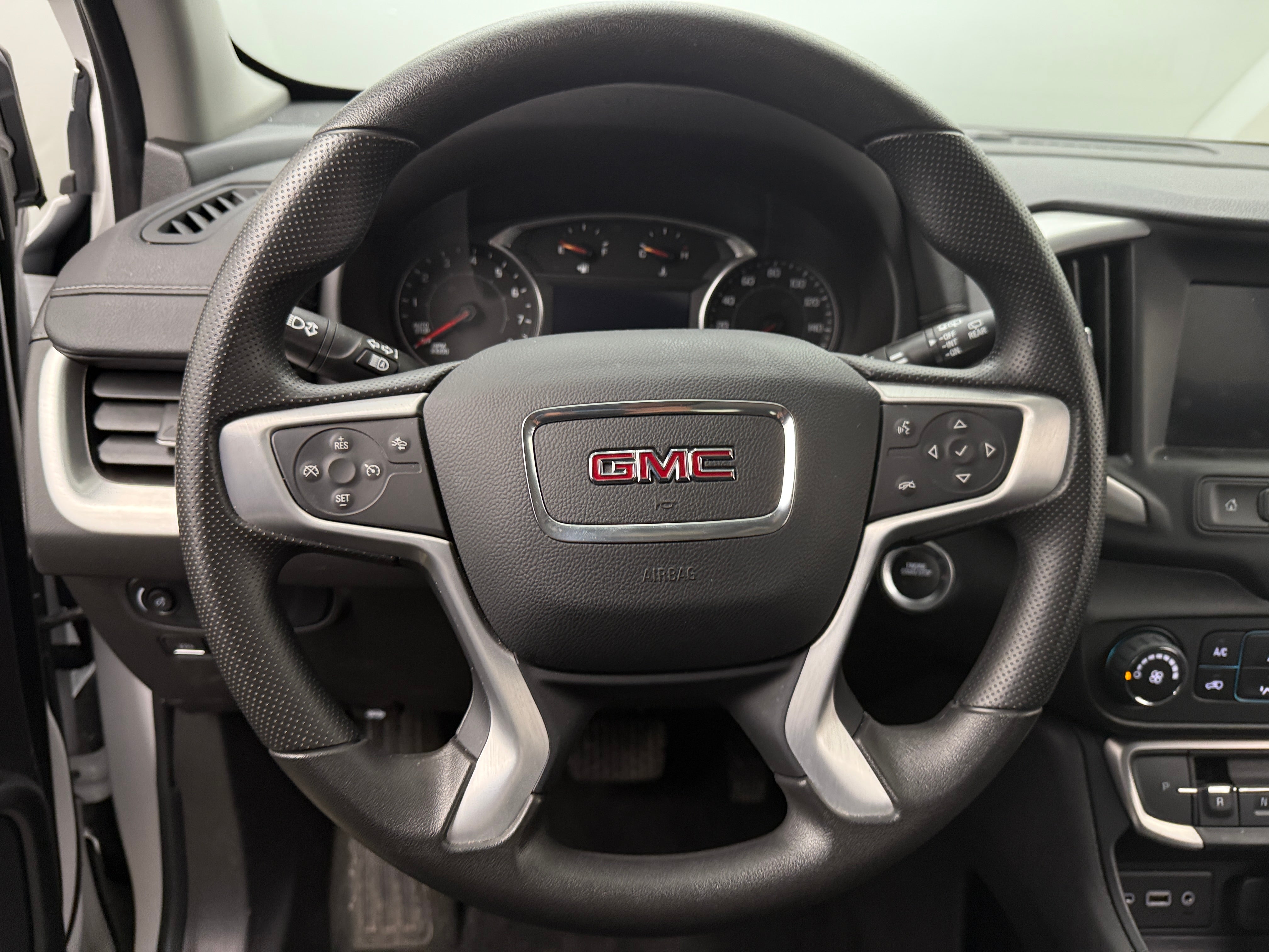 2024 GMC Terrain SLE 5