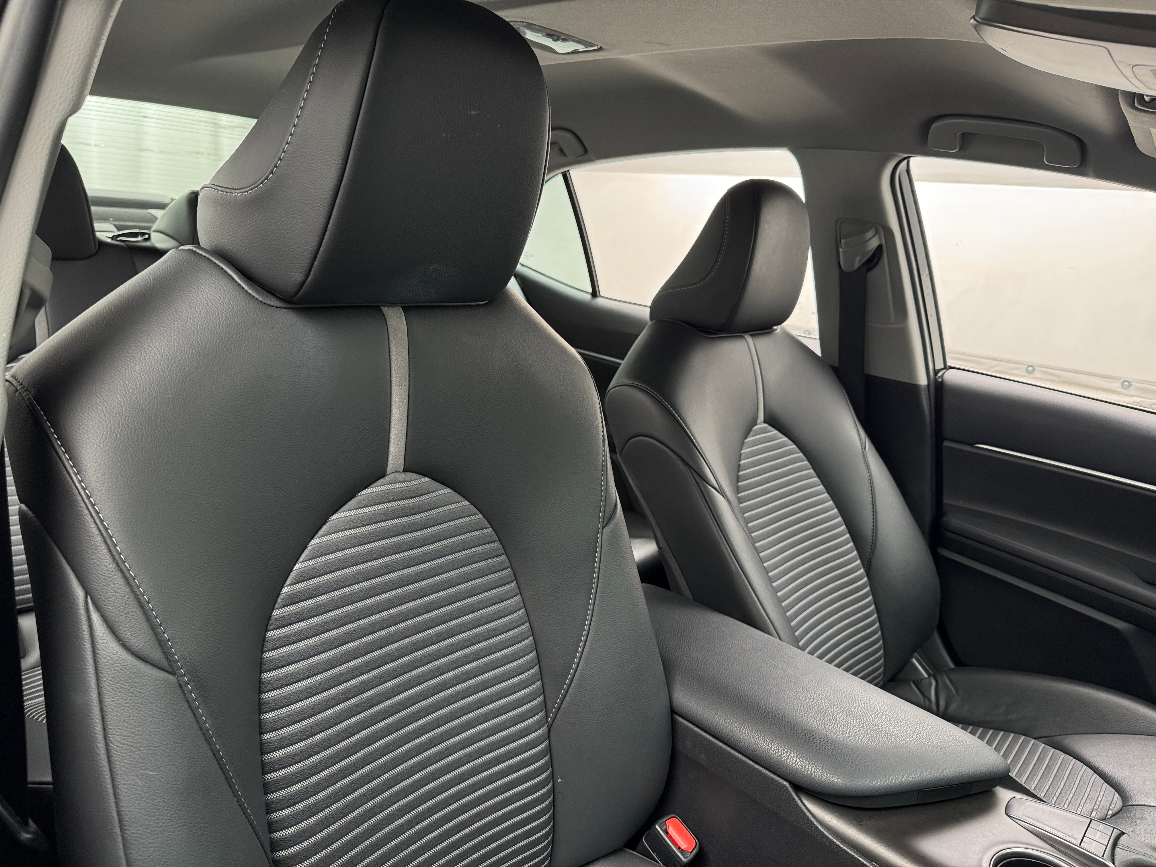 2023 Toyota Camry SE 2