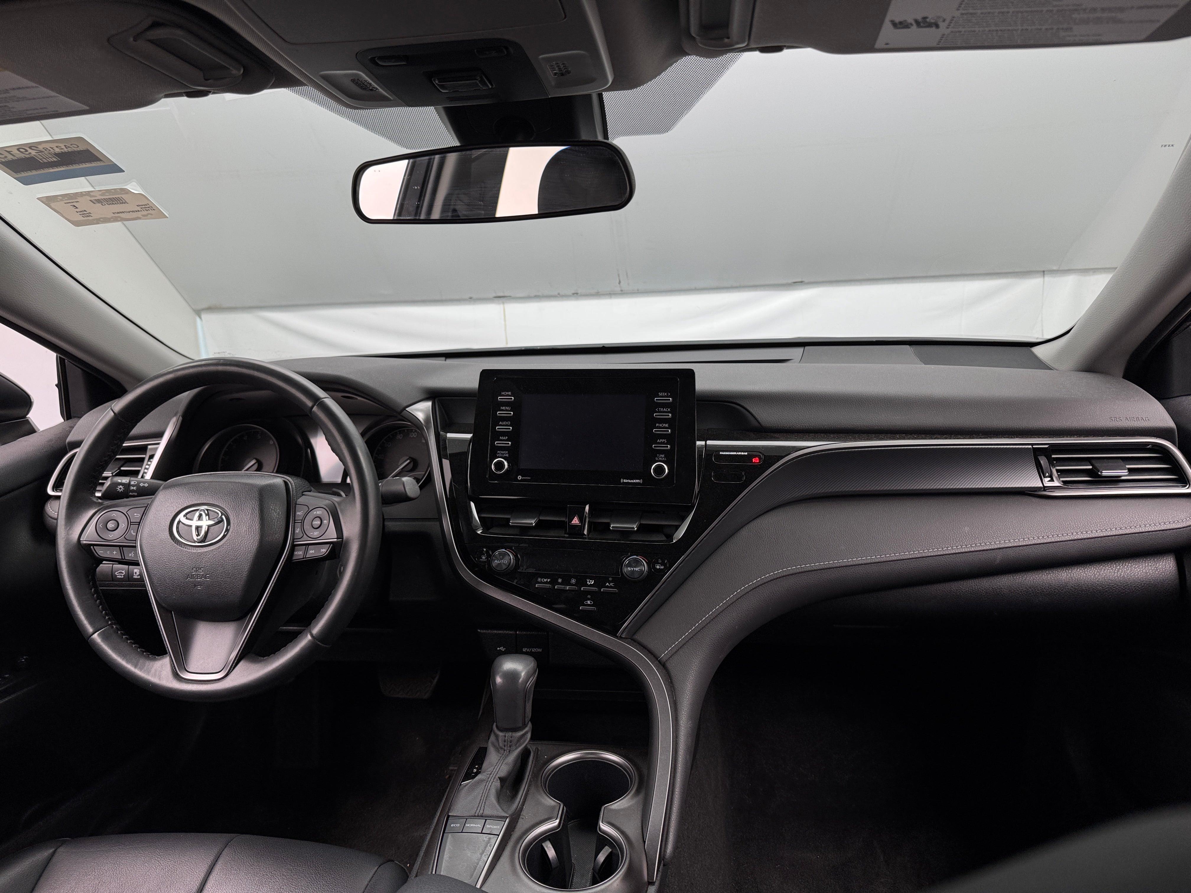 2023 Toyota Camry SE 3