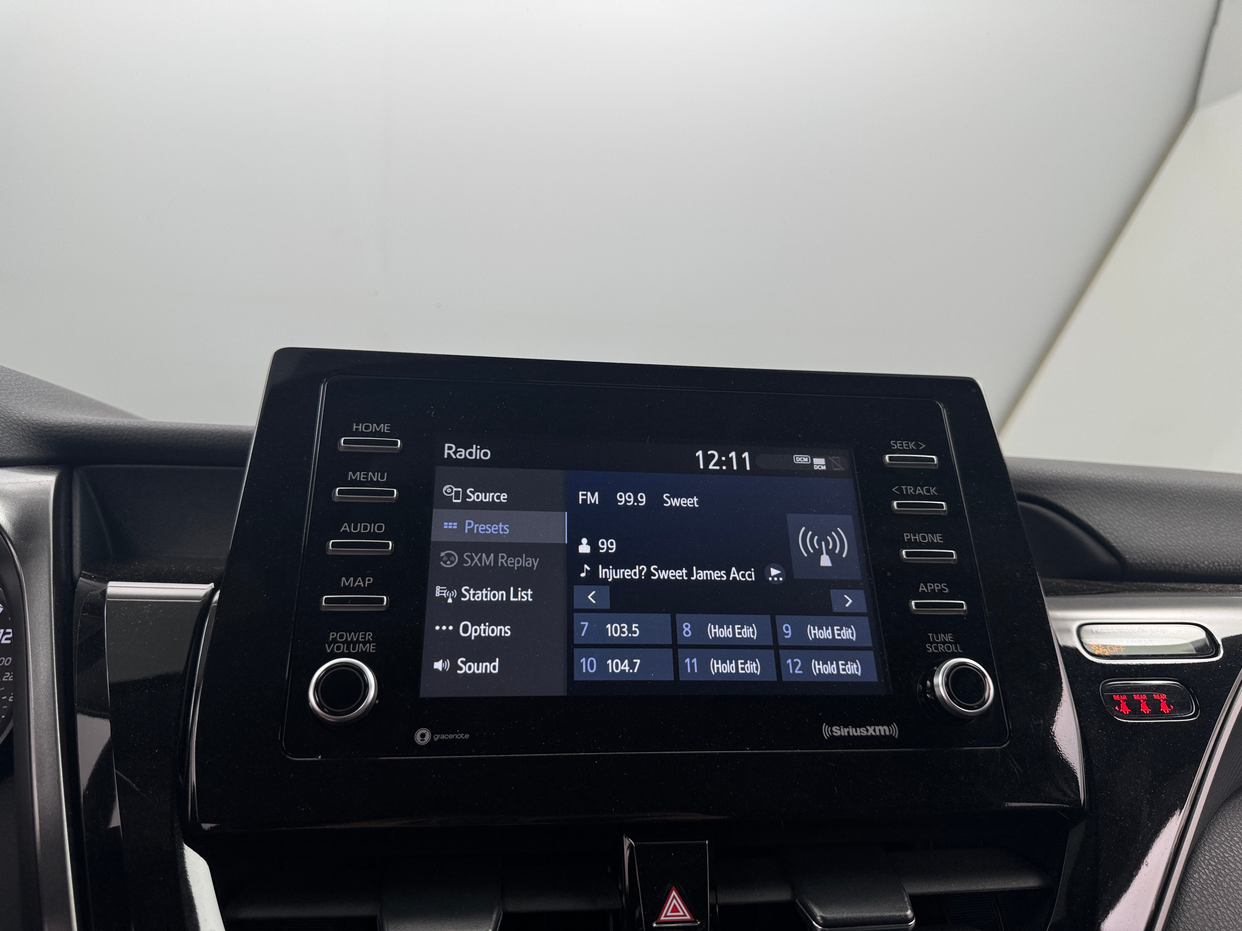 2023 Toyota Camry SE 4