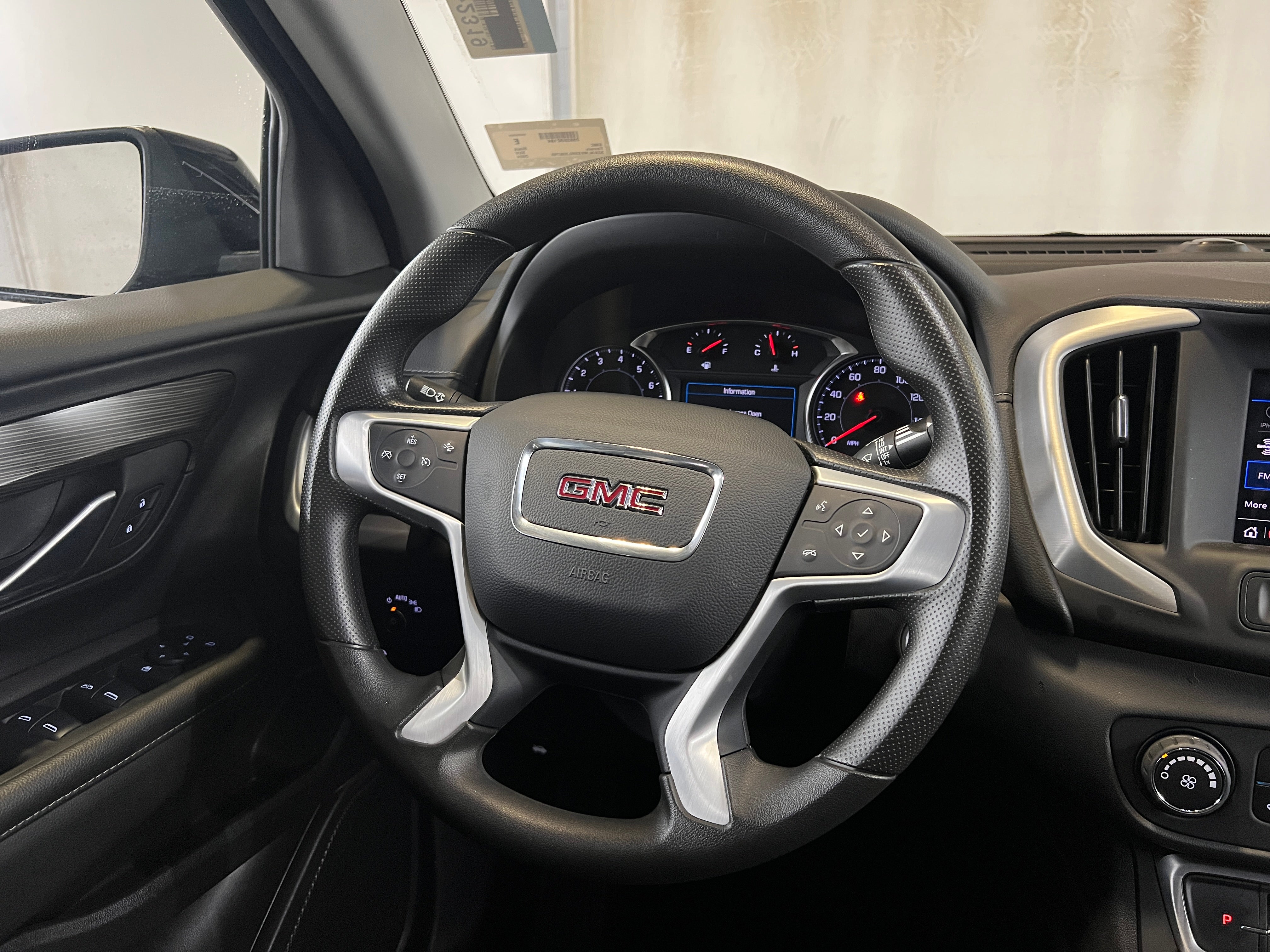 2024 GMC Terrain SLE 5