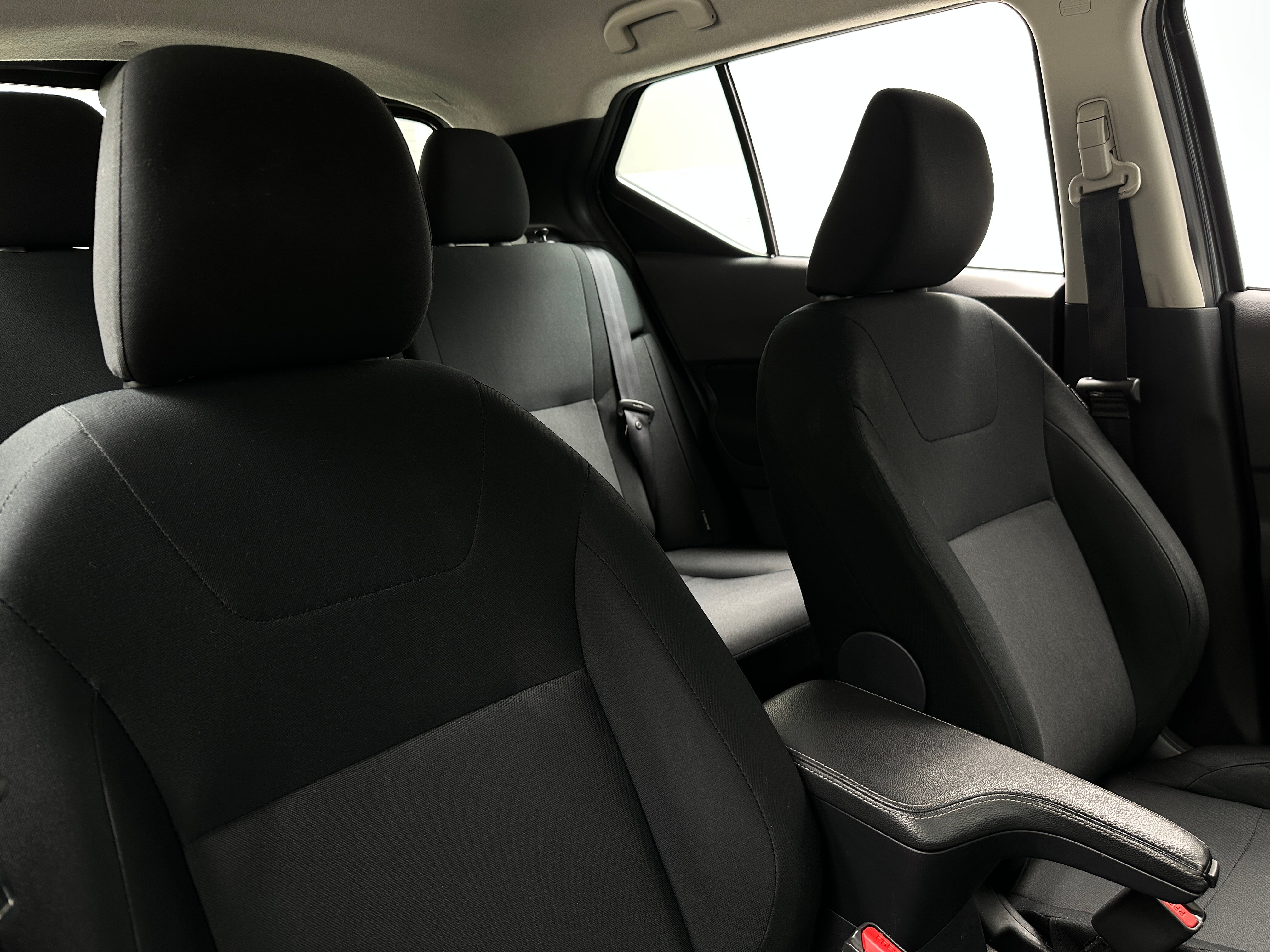 2024 Nissan Kicks S 2