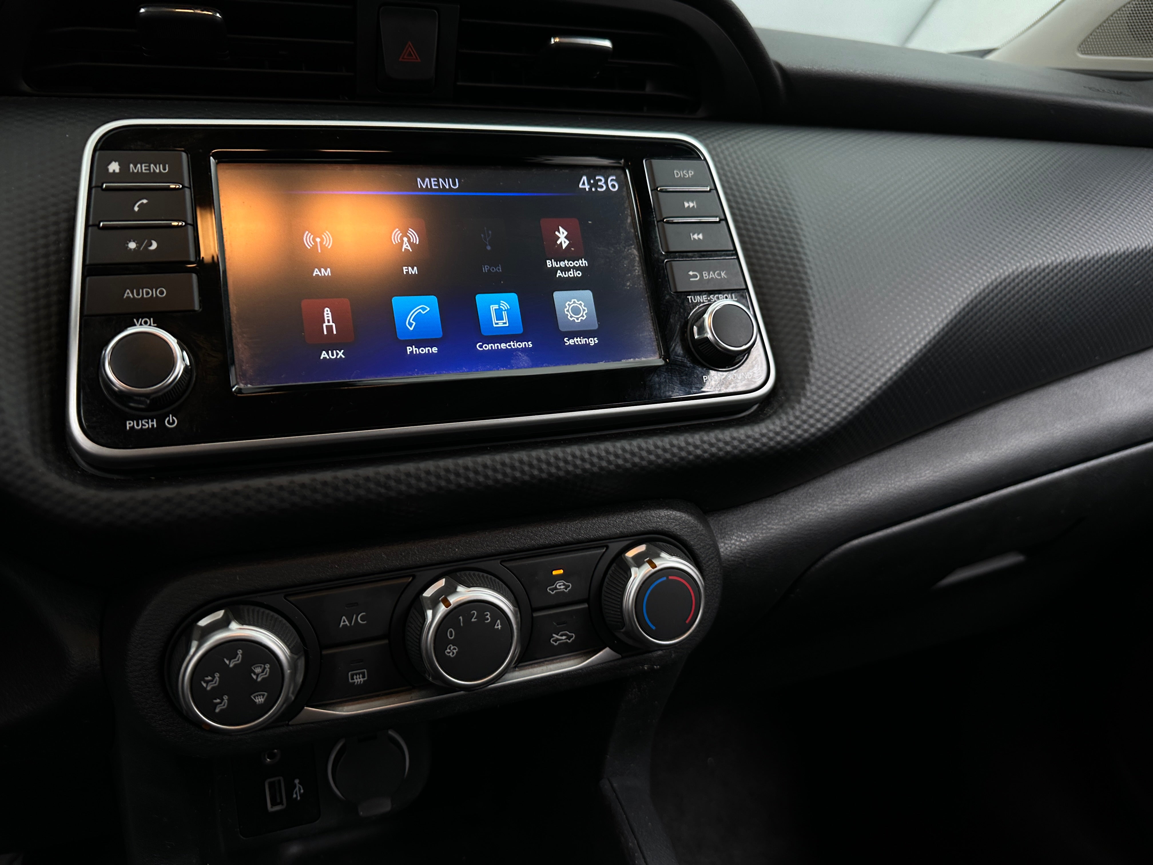 2024 Nissan Kicks S 4