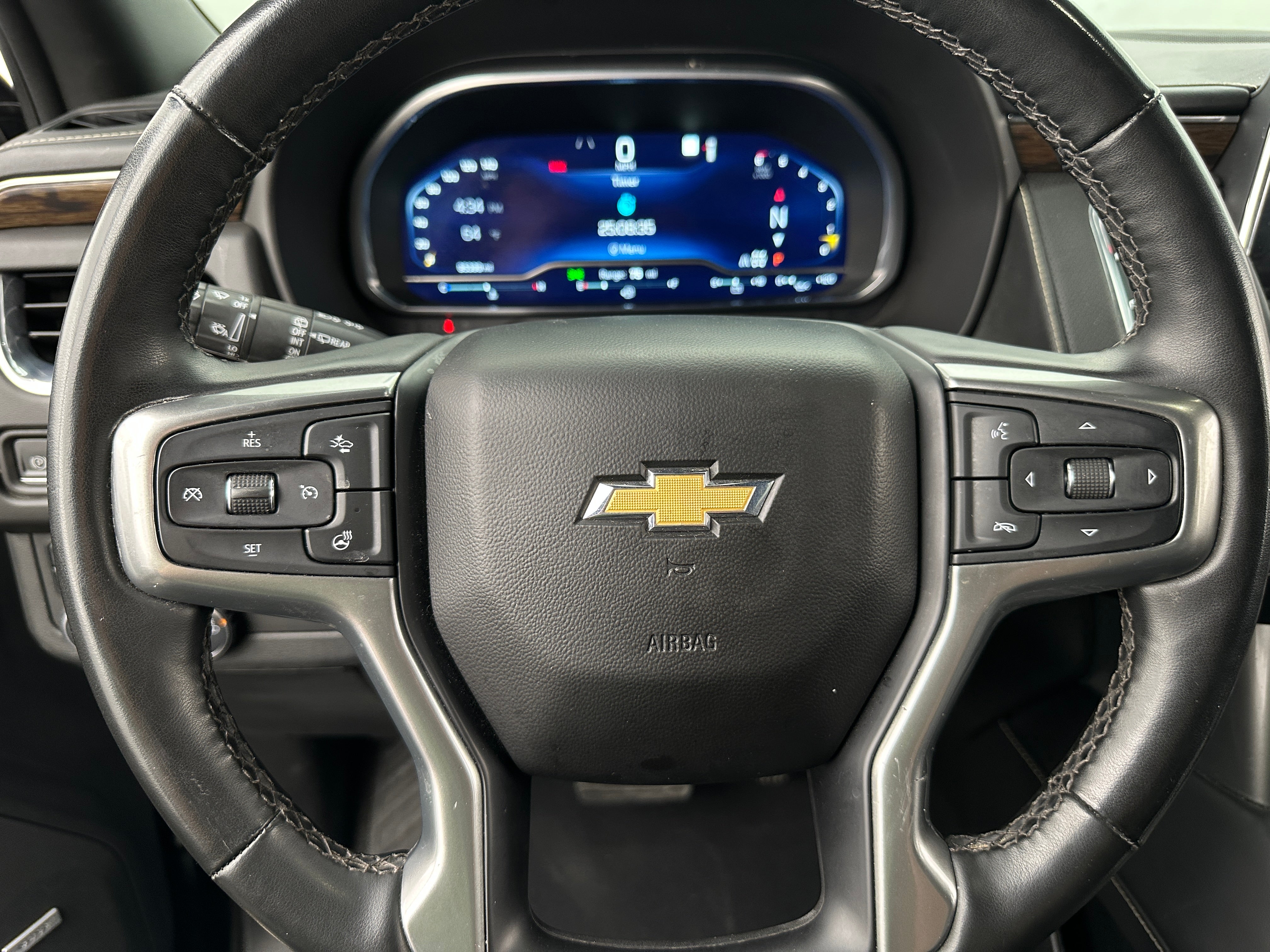 2023 Chevrolet Suburban Premier 4