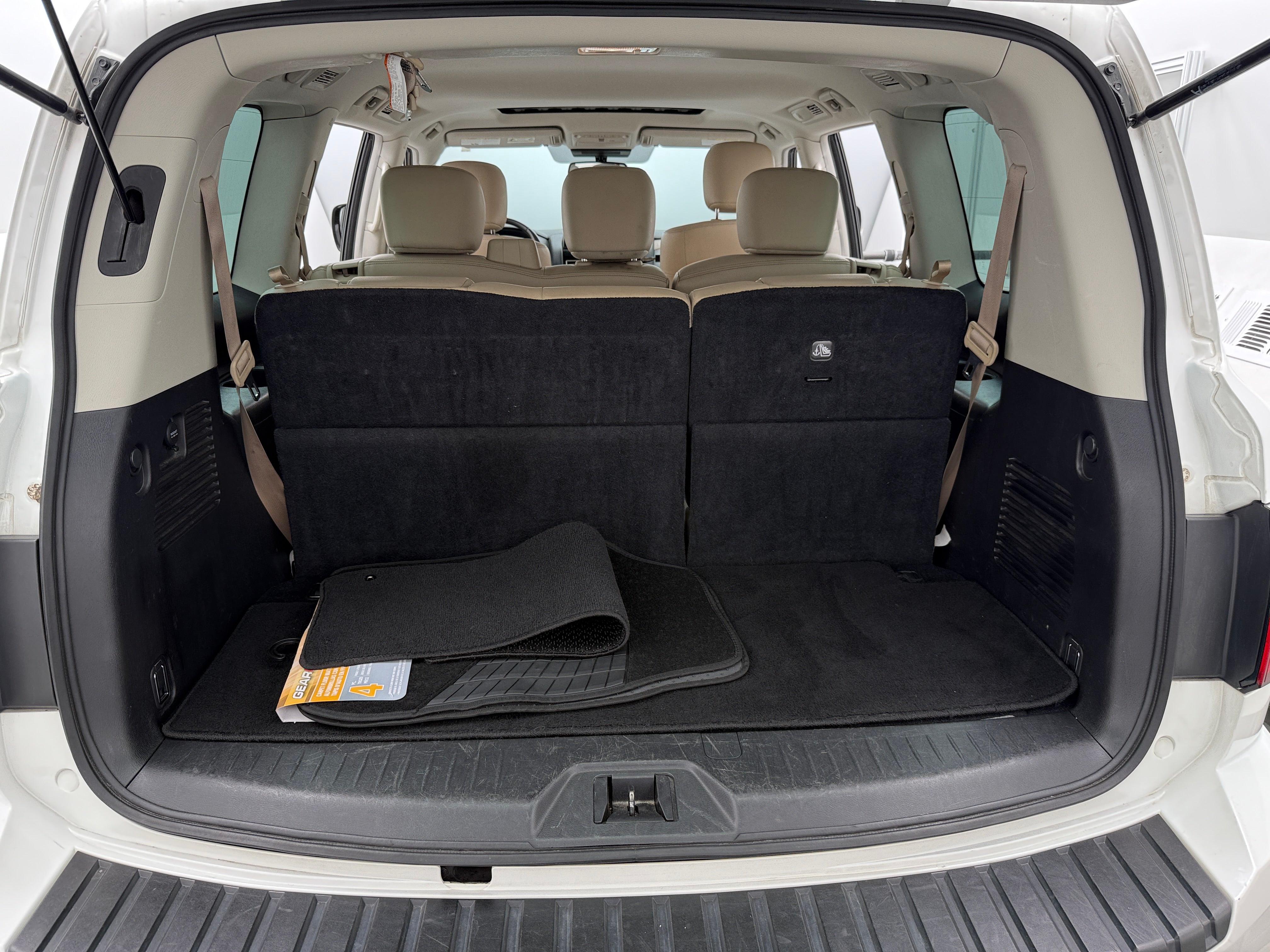 2023 Nissan Armada SL 6