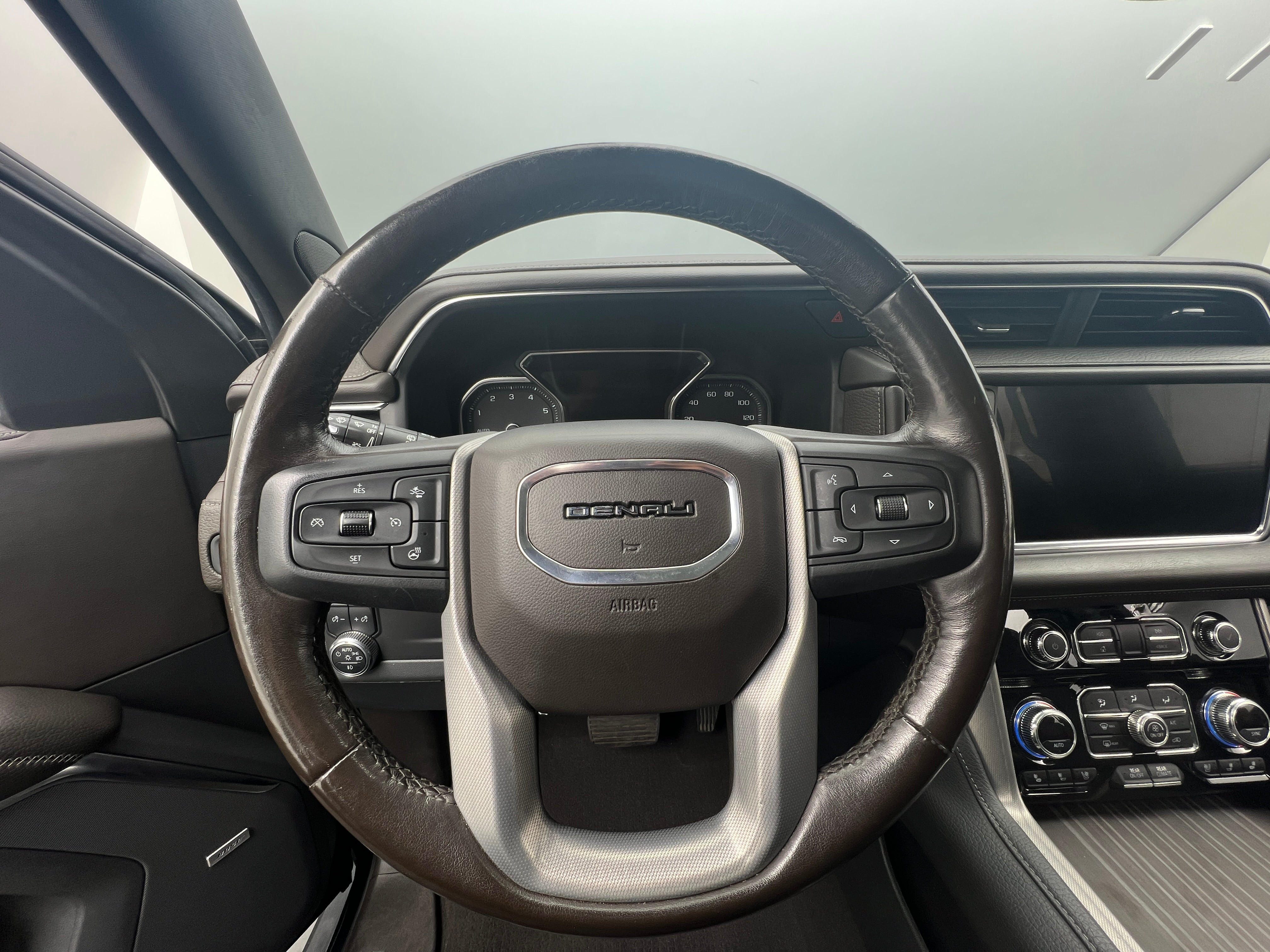 2021 GMC Yukon Denali 4