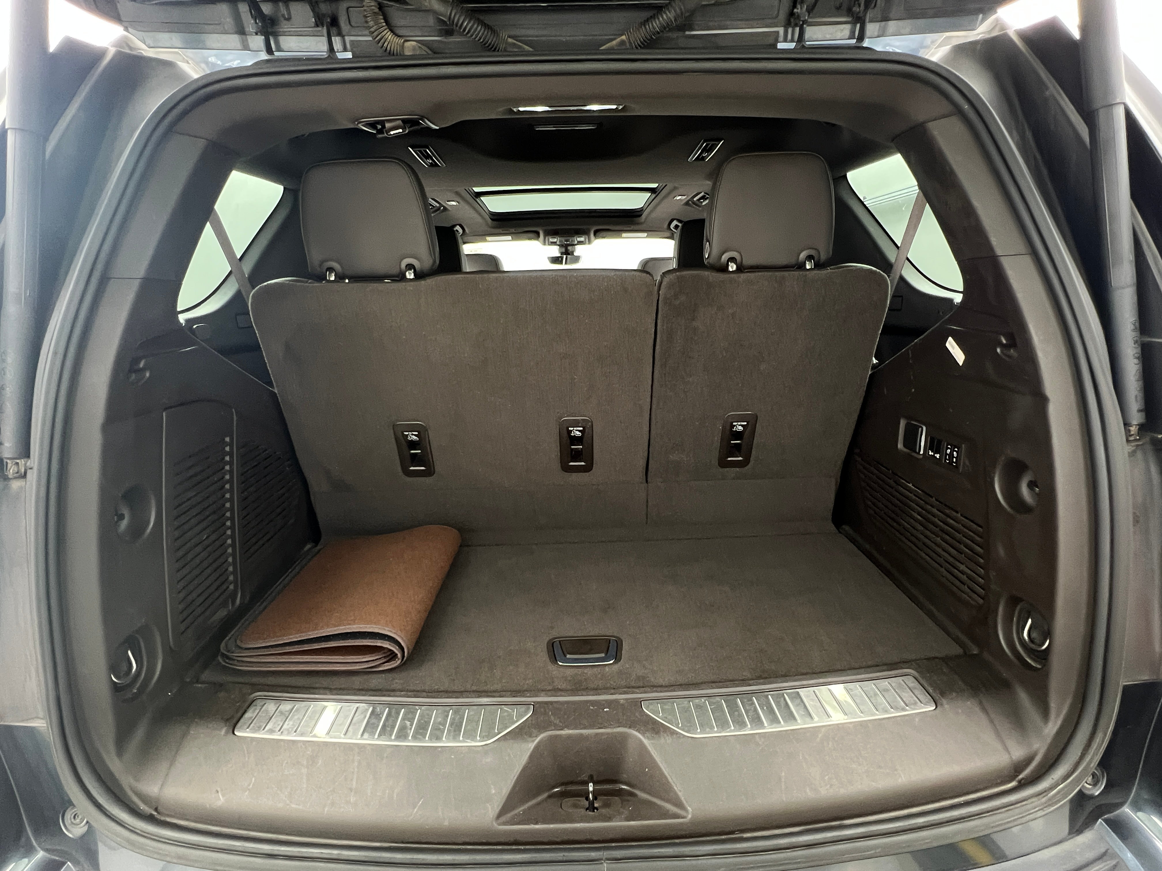 2021 GMC Yukon Denali 6