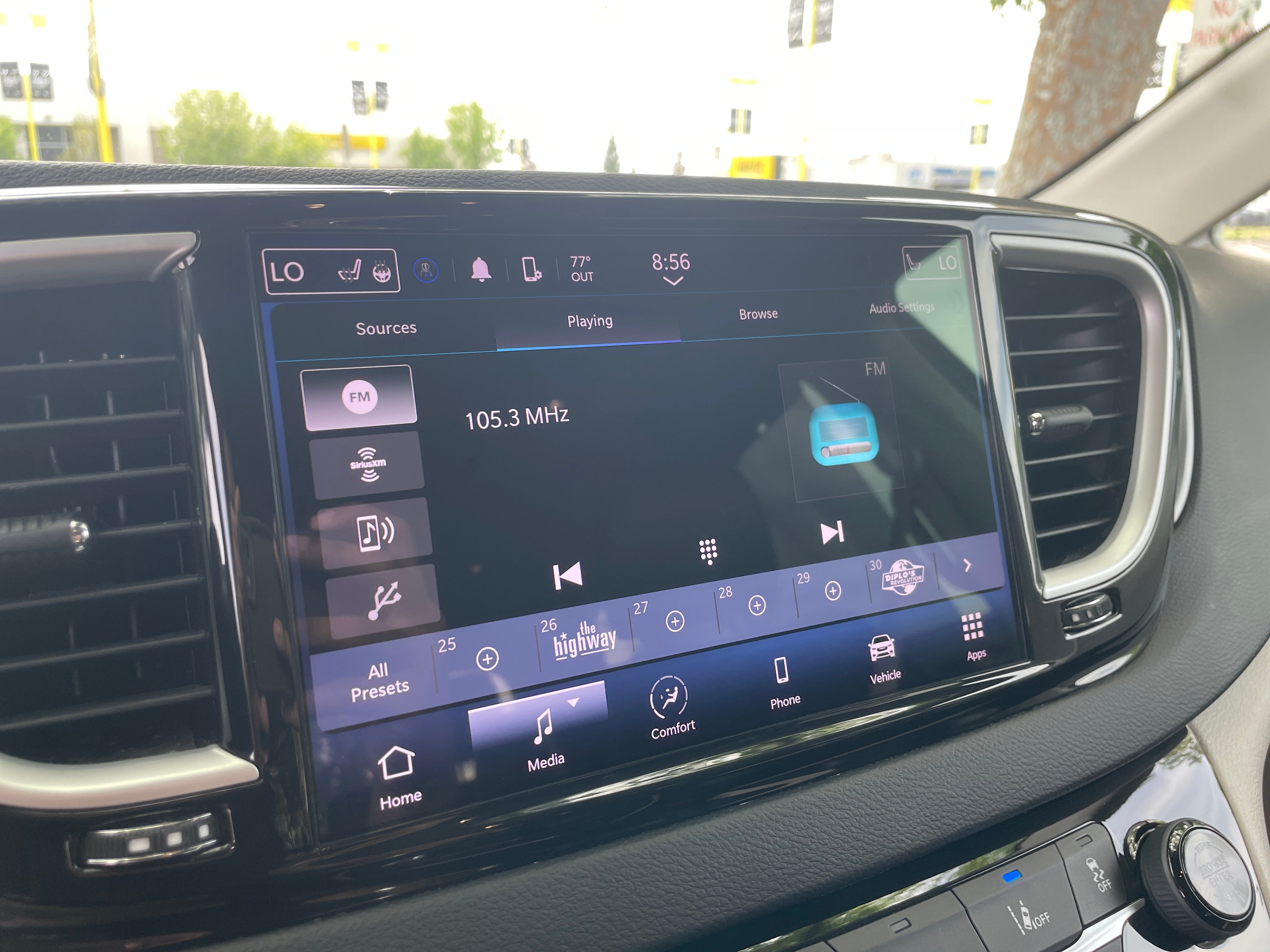 2023 Chrysler Pacifica Touring L 4