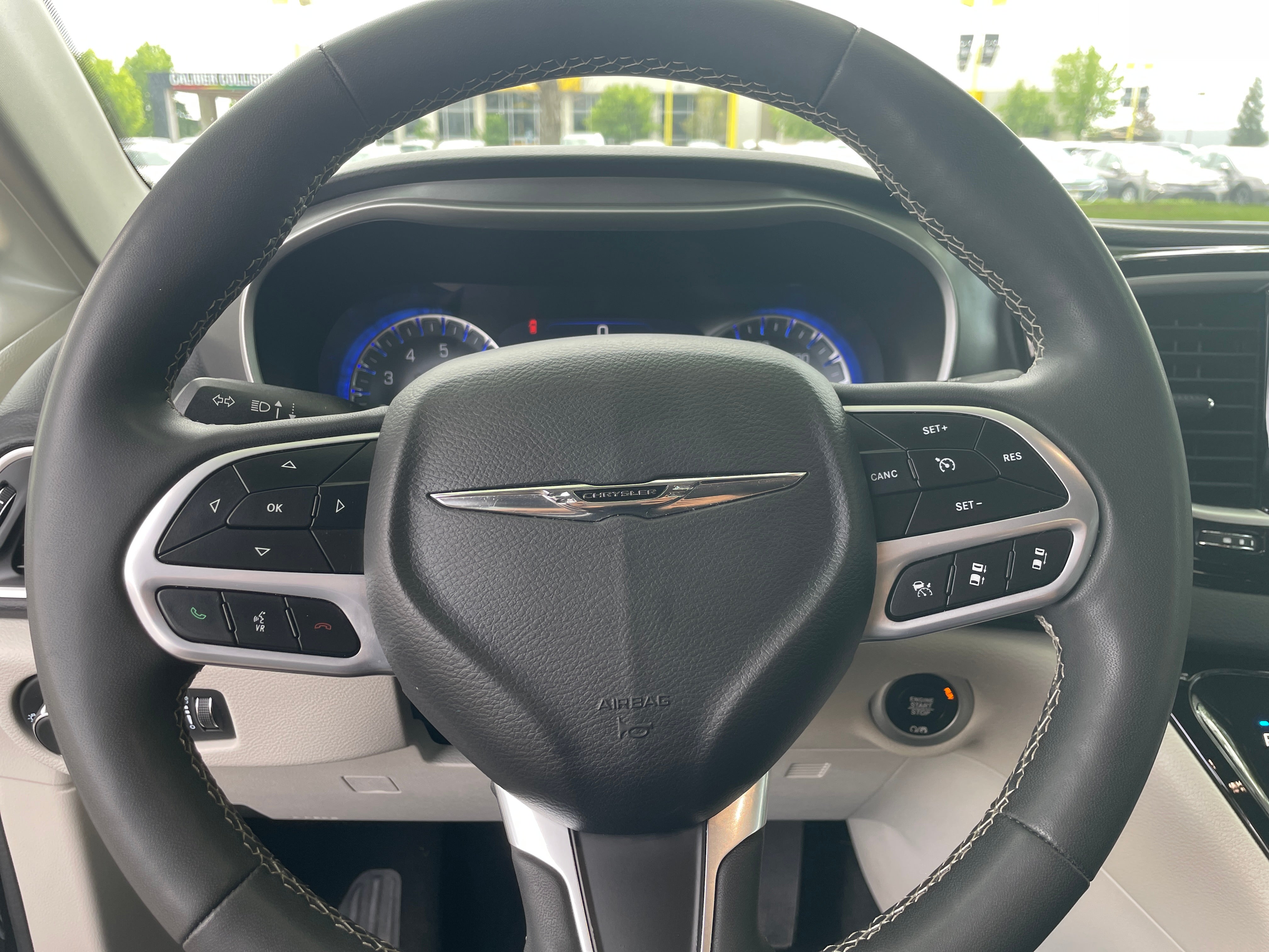2023 Chrysler Pacifica Touring L 5