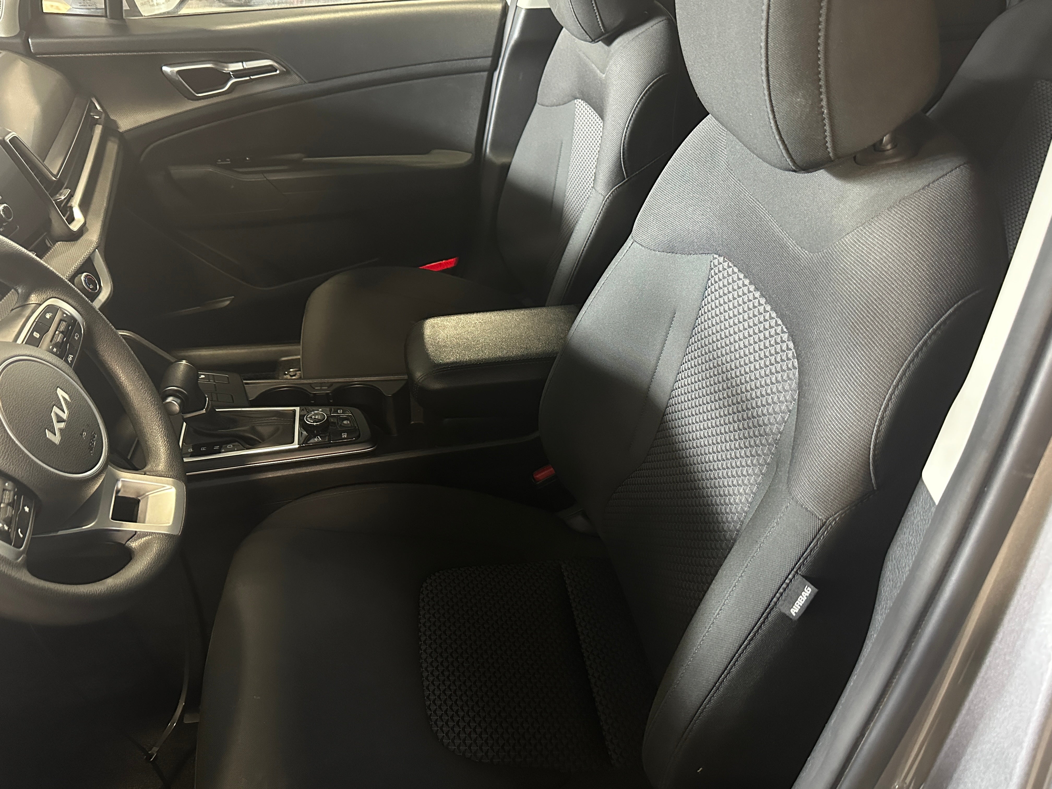 2023 Kia Sportage LX 2