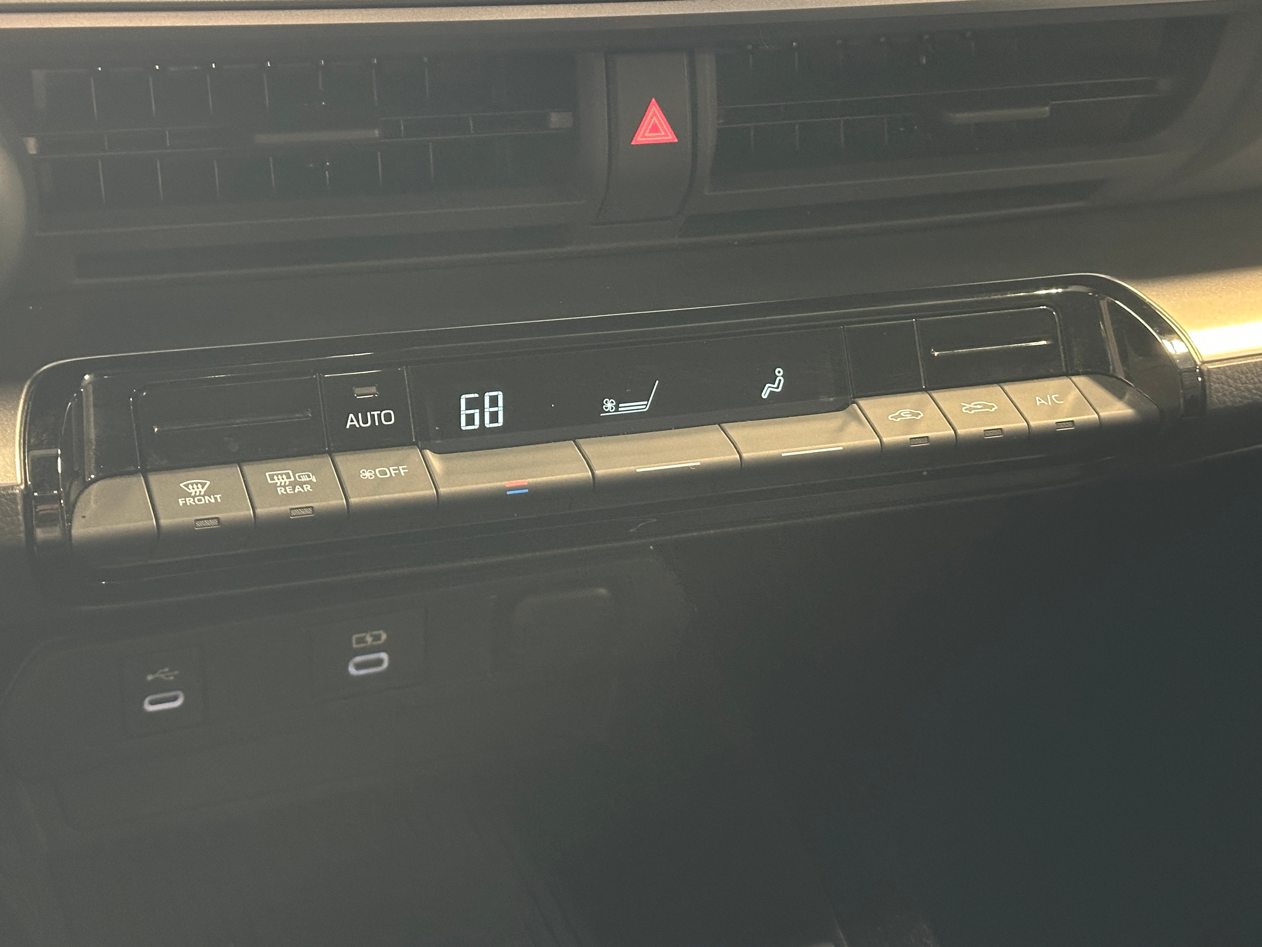 Thumbnail: 2024 Toyota Prius - 4