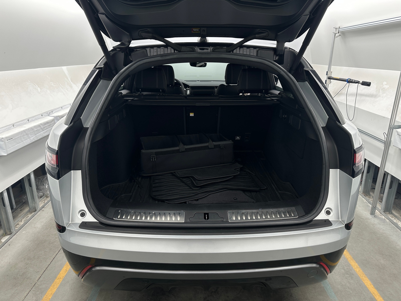 Thumbnail: 2019 Land Rover Range Rover Velar - 6