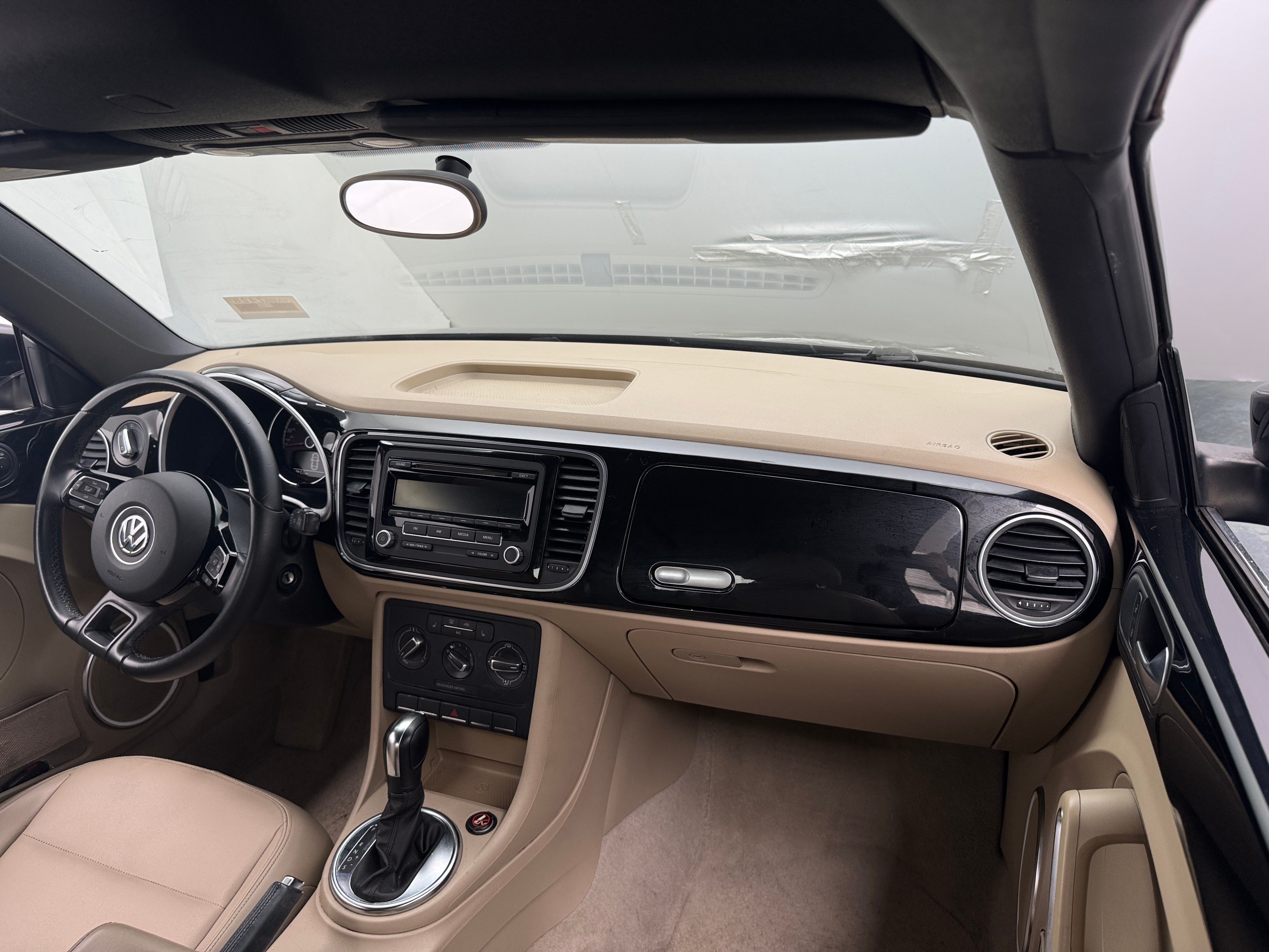 2014 Volkswagen Beetle  2
