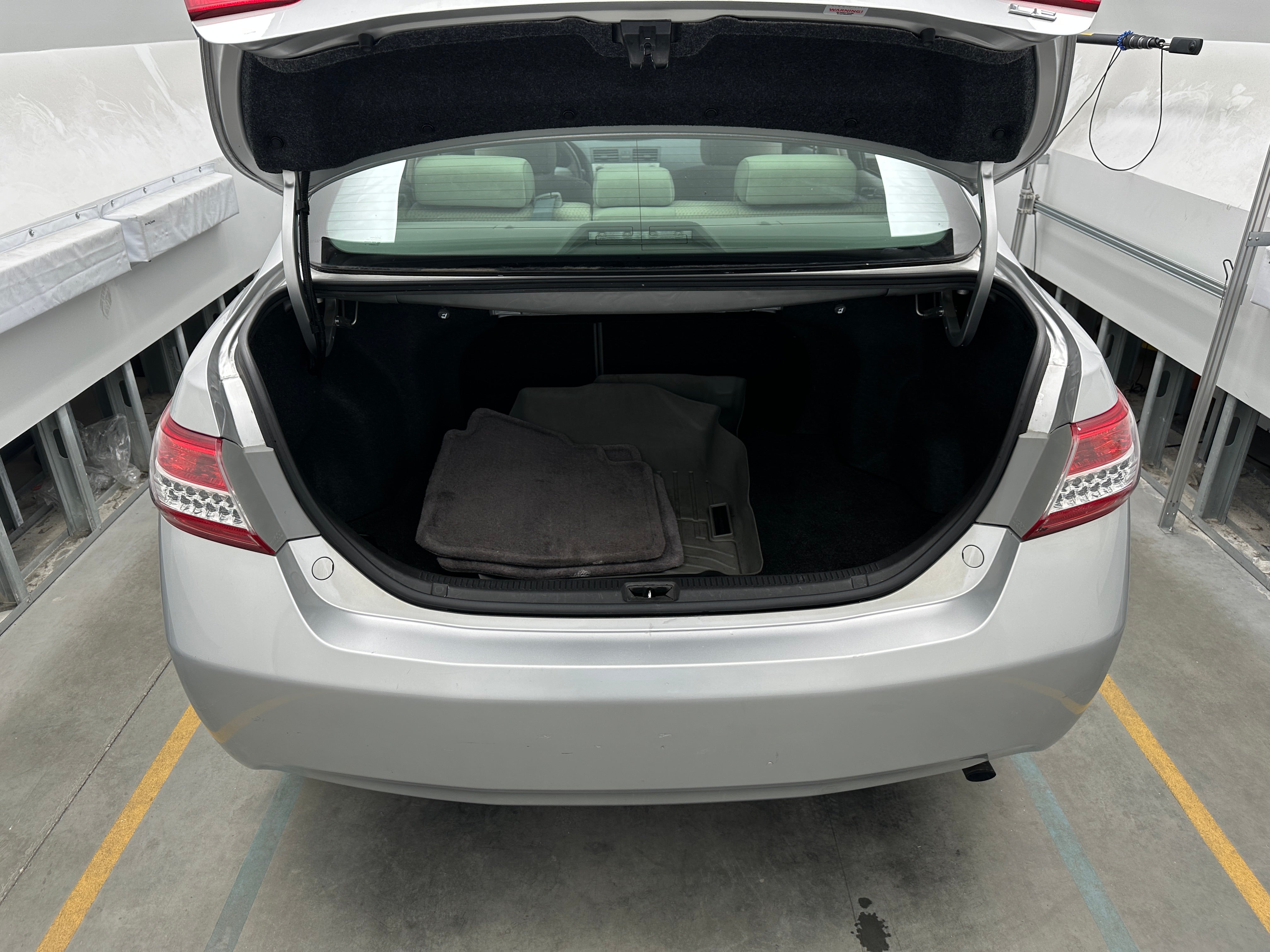 2011 Toyota Camry LE 7