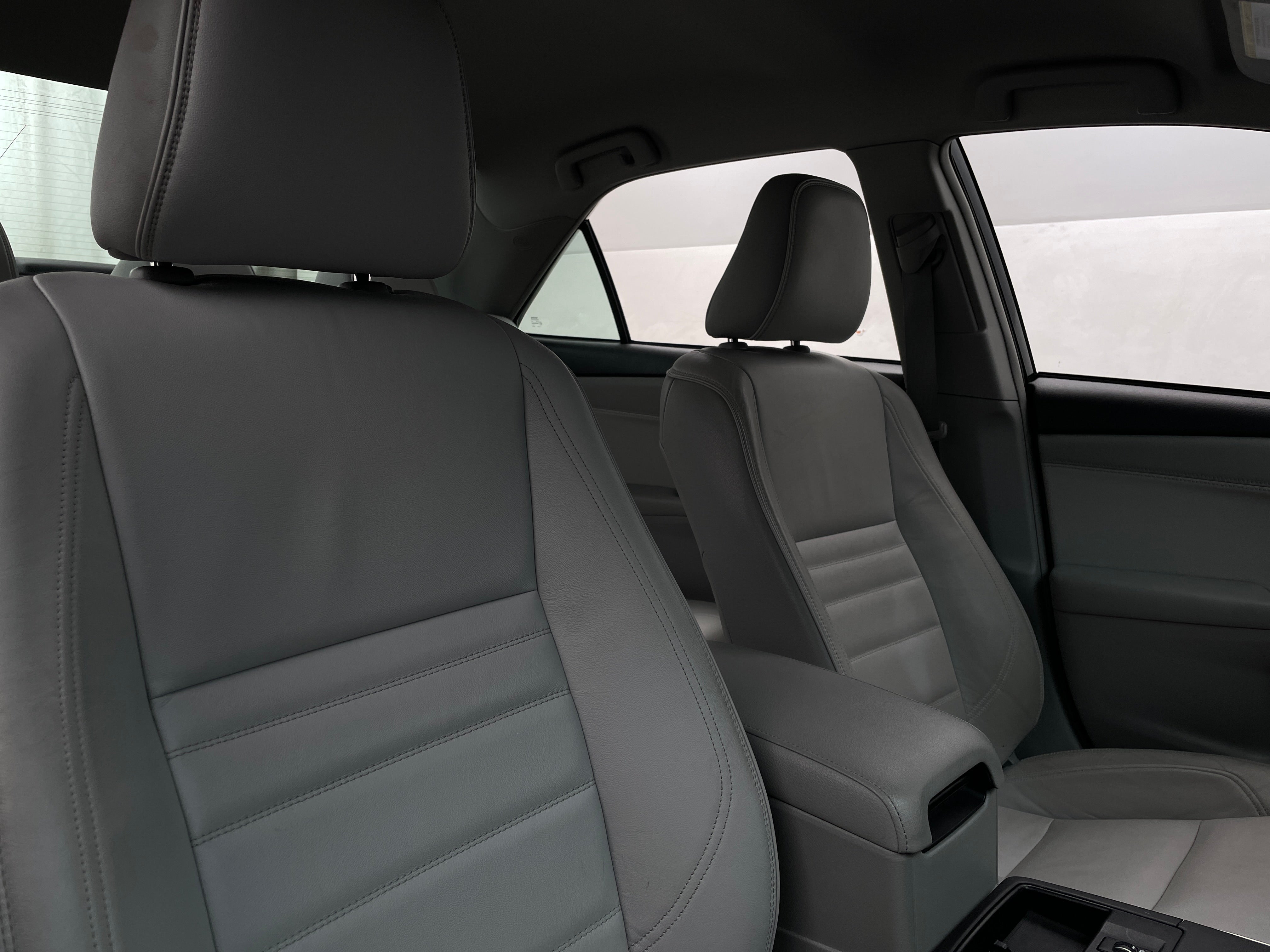 2015 Toyota Camry XLE 2