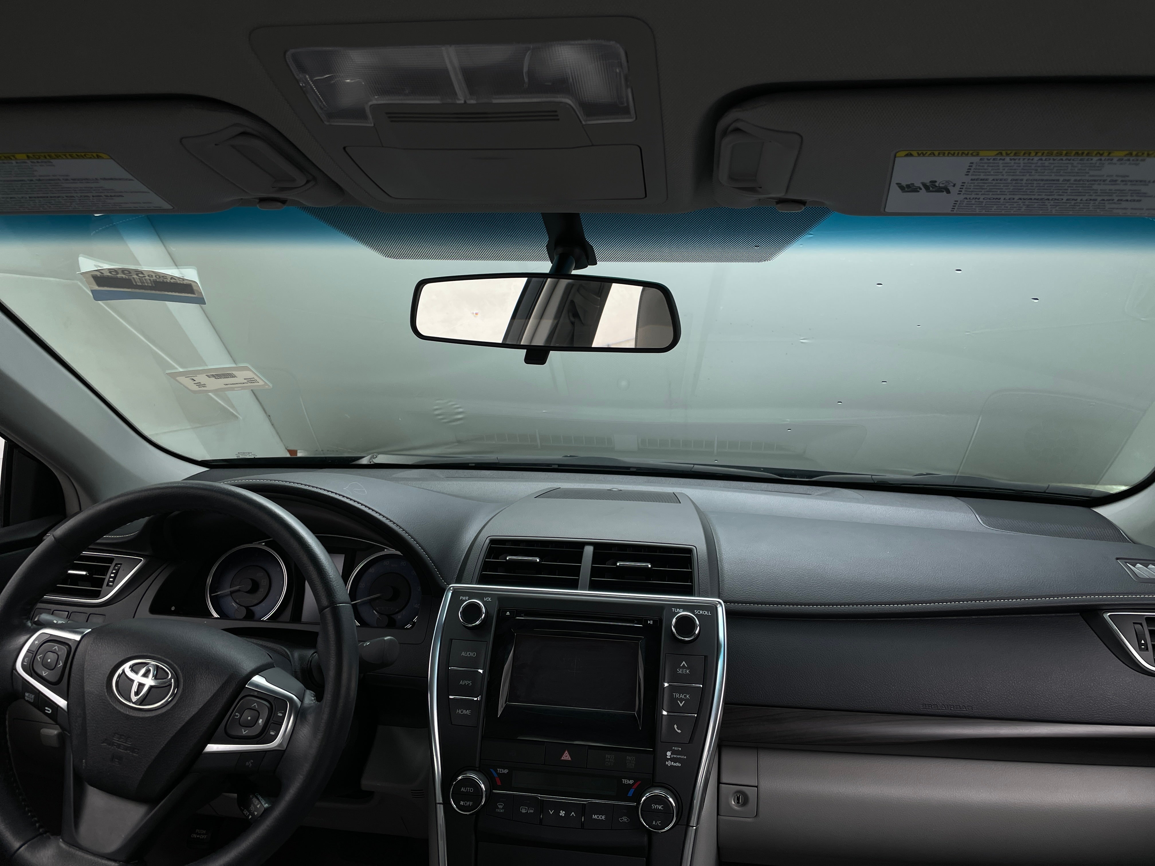 2015 Toyota Camry XLE 3