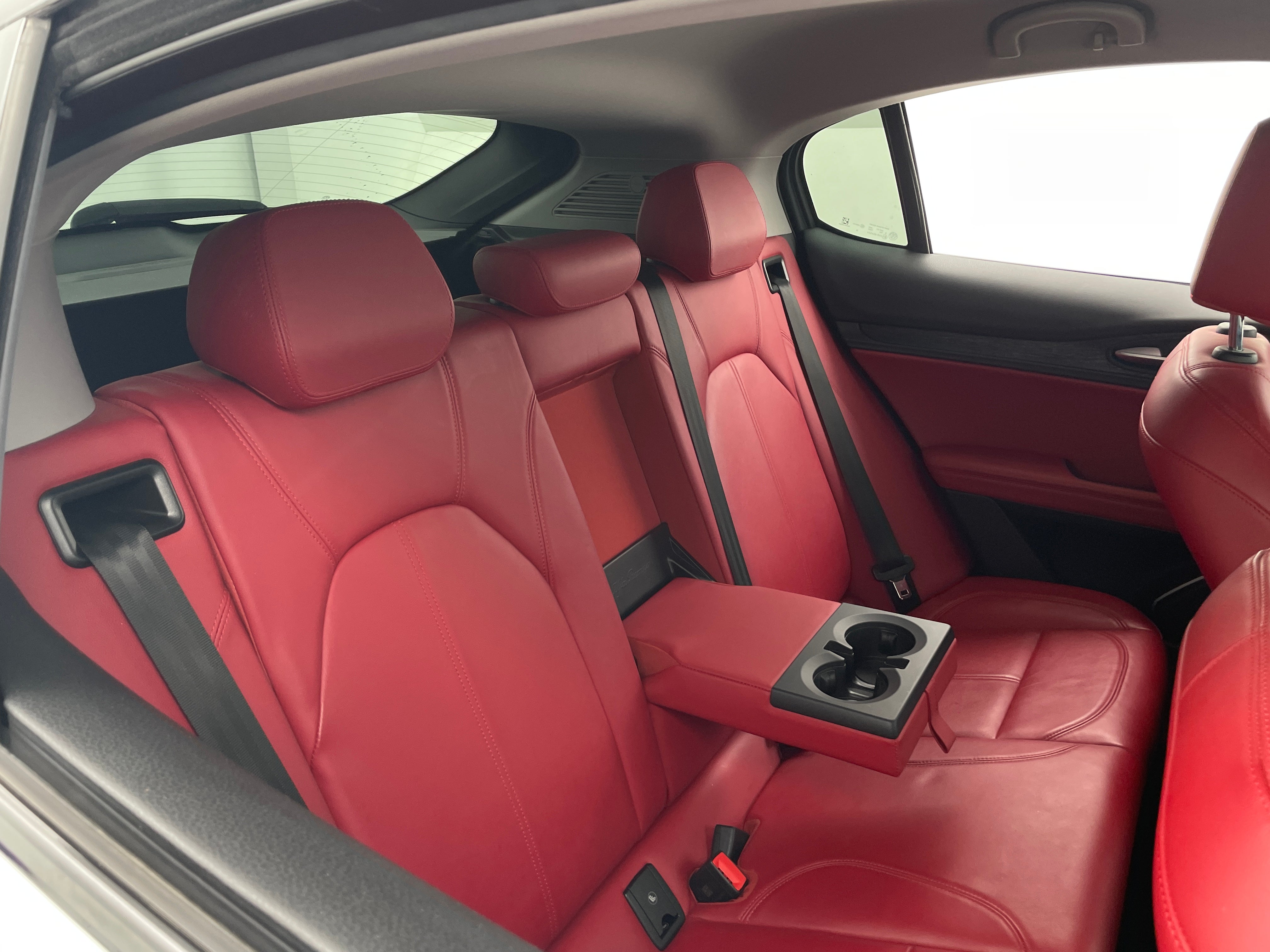 2019 Alfa Romeo Stelvio Base 5