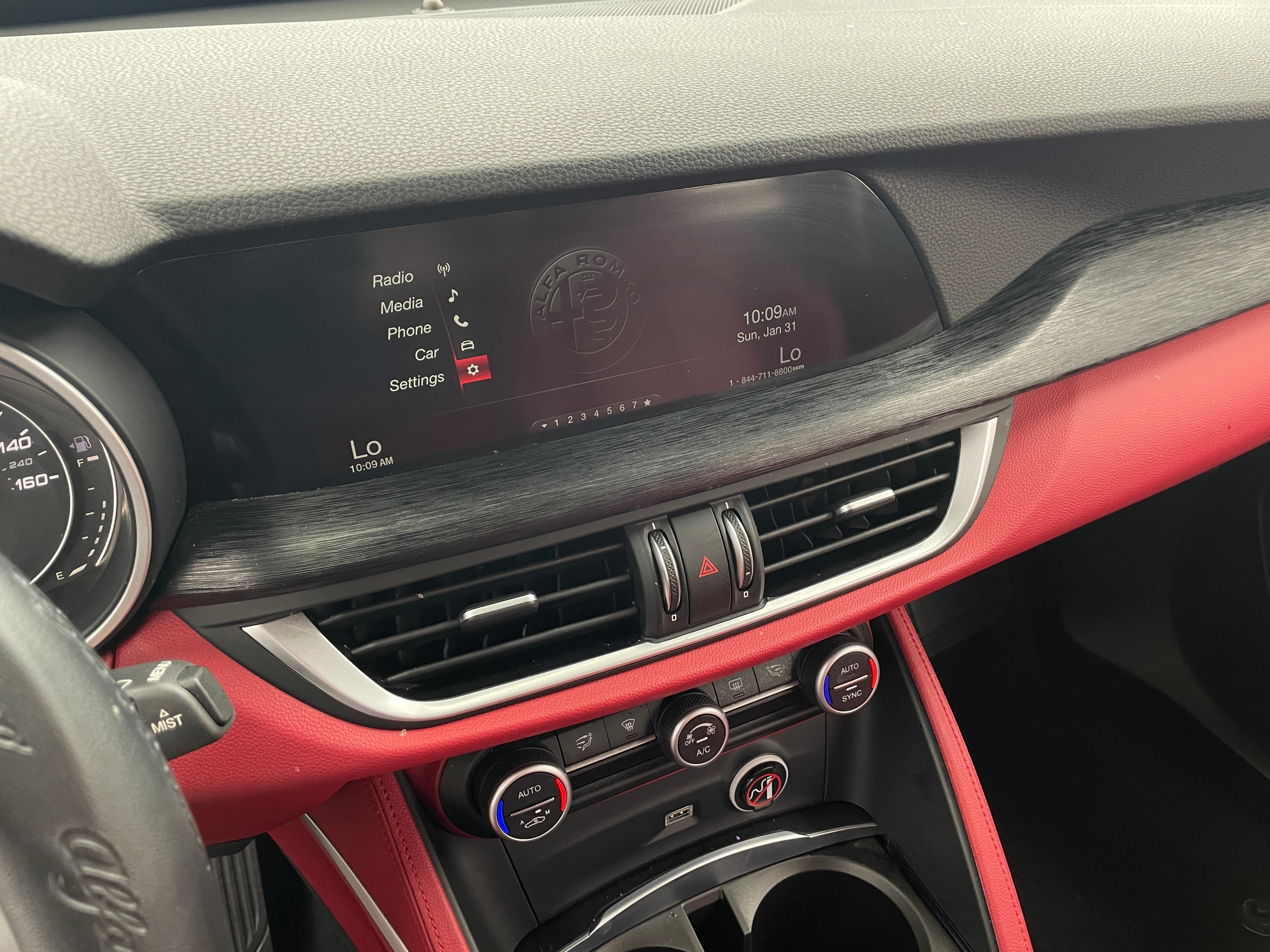 2019 Alfa Romeo Stelvio Base 3