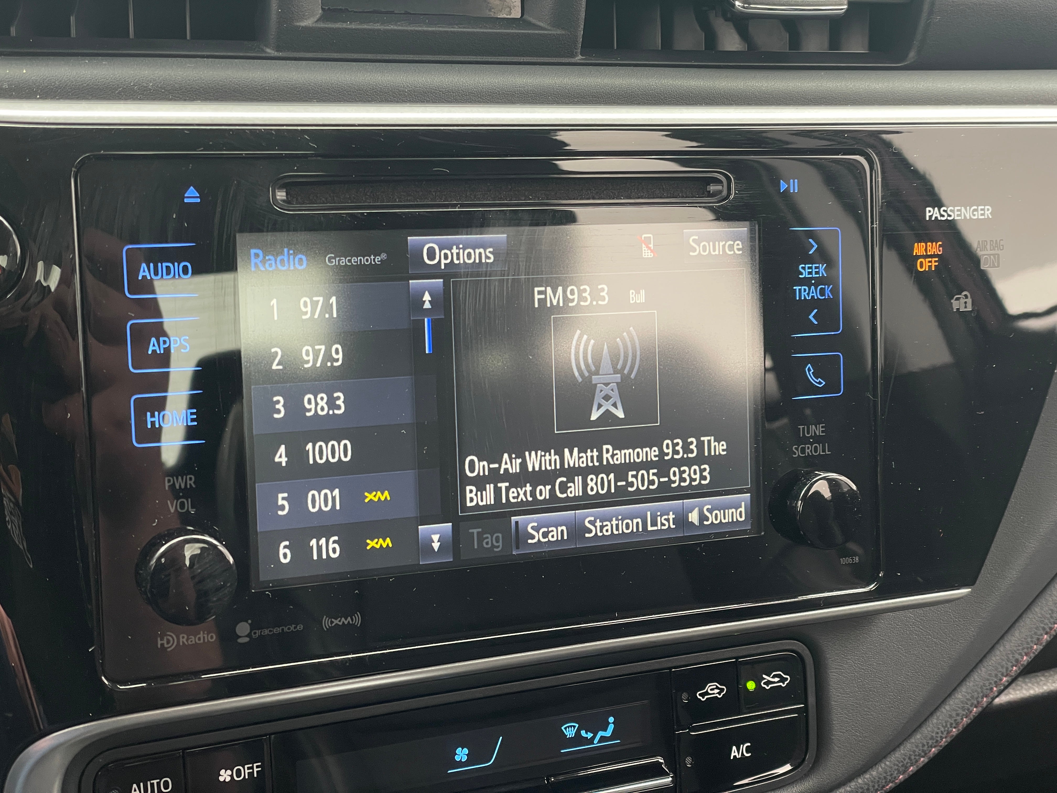 2017 Toyota Corolla SE 4