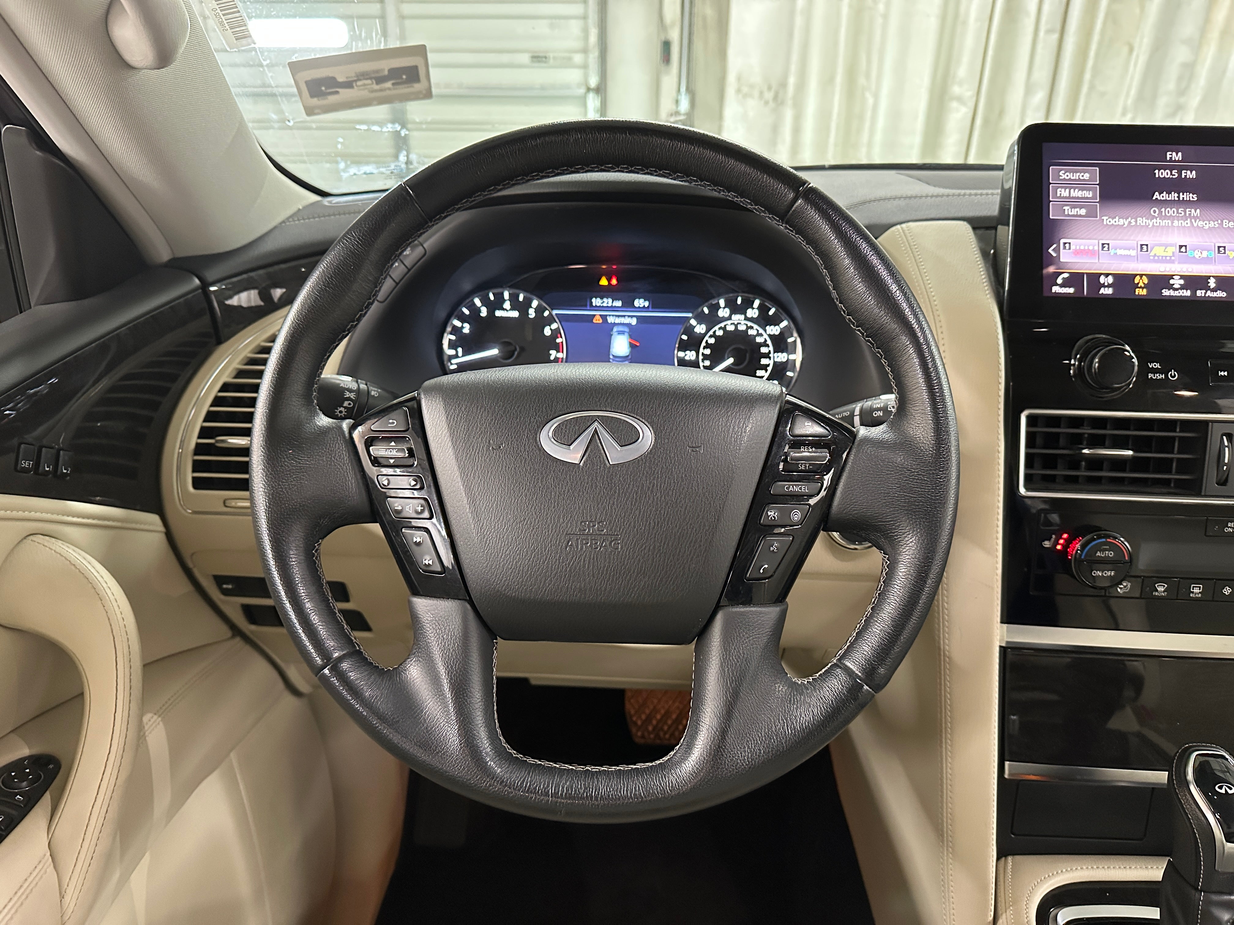 2023 INFINITI QX80 Luxe 4