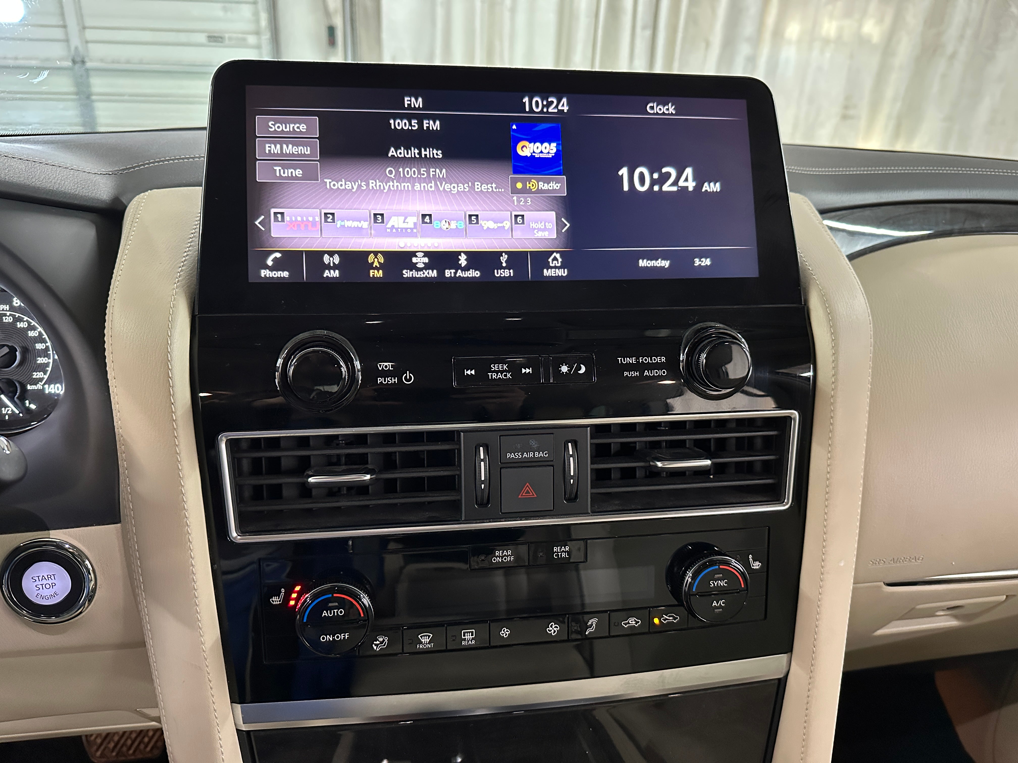 2023 INFINITI QX80 Luxe 3