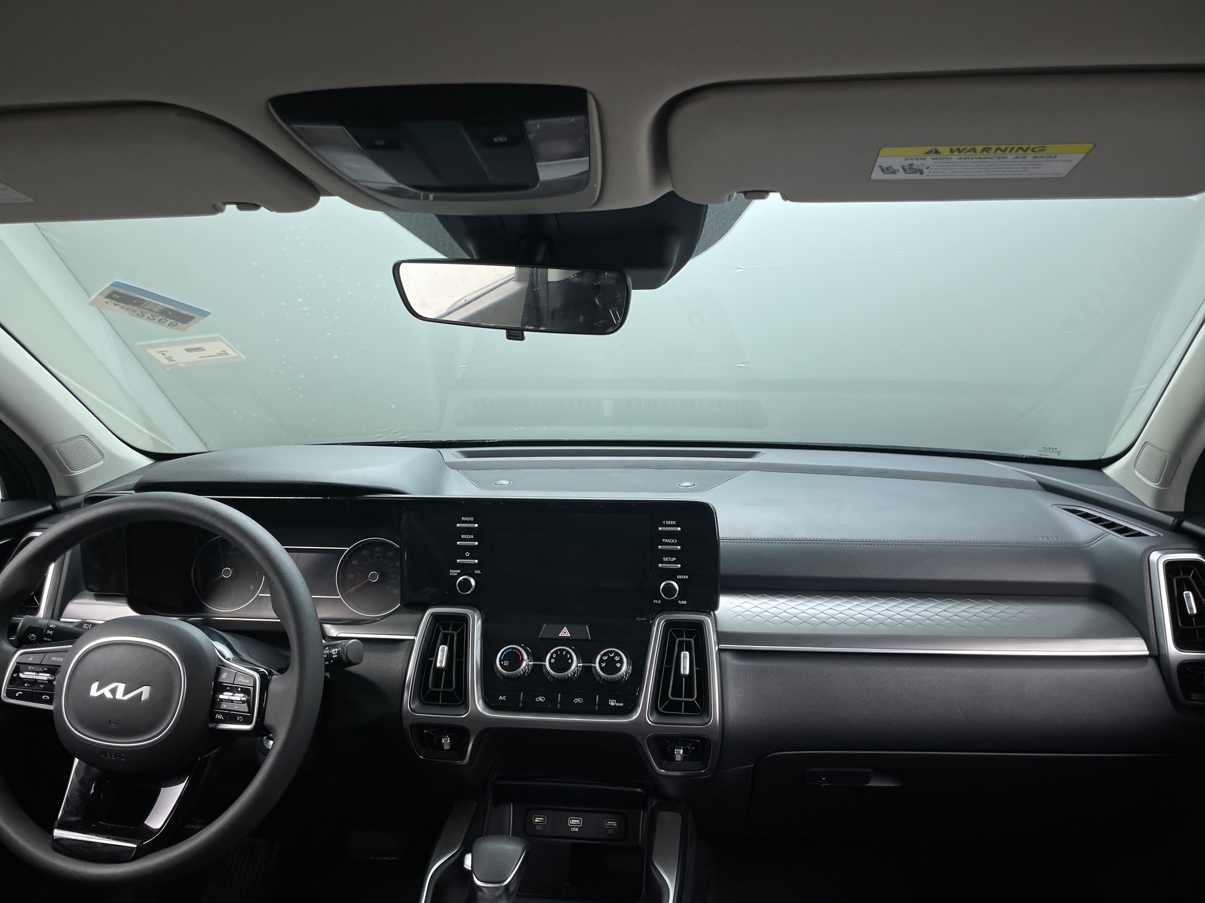 2023 Kia Sorento LX 3