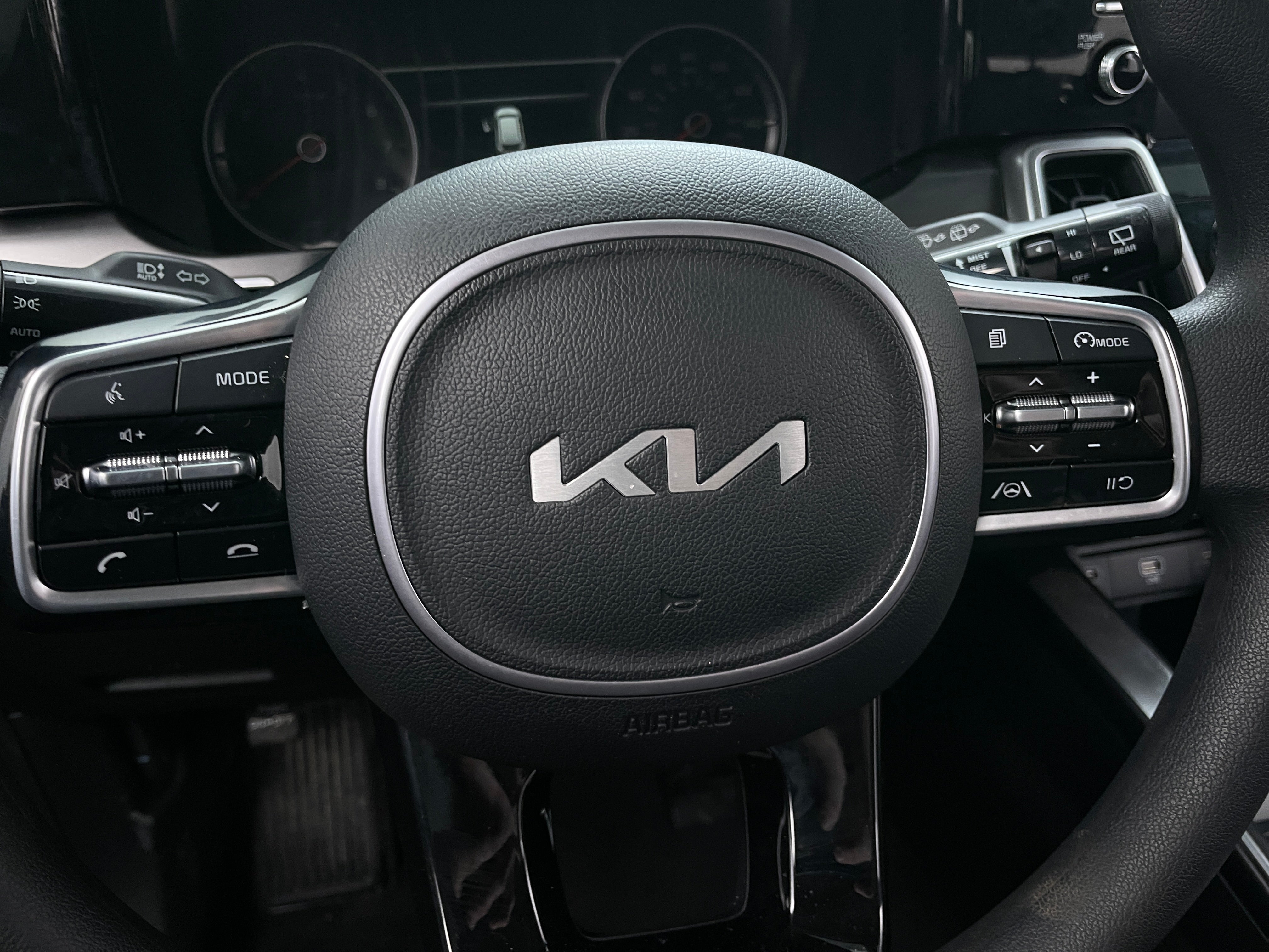 2023 Kia Sorento LX 5
