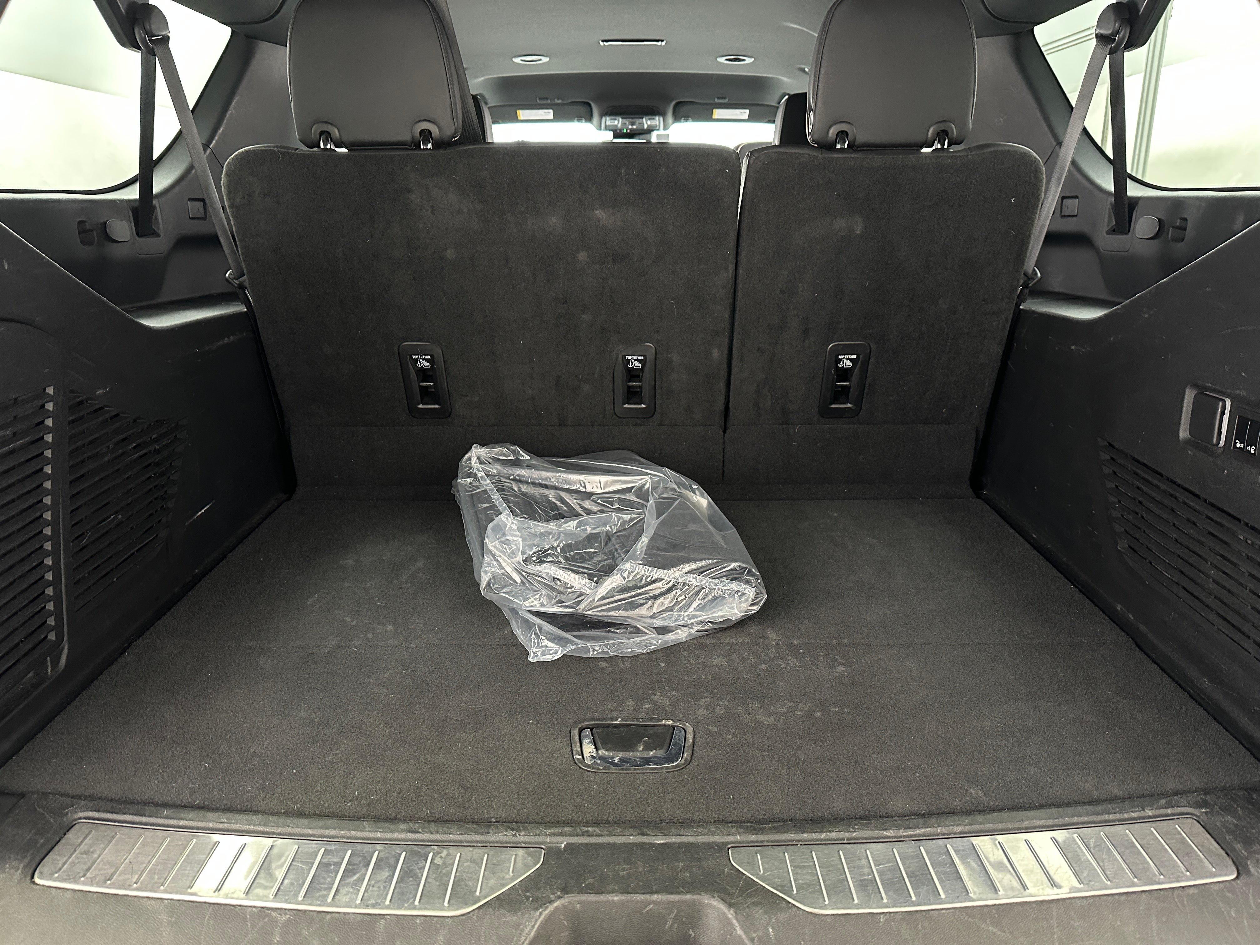 2023 Chevrolet Suburban Premier 6