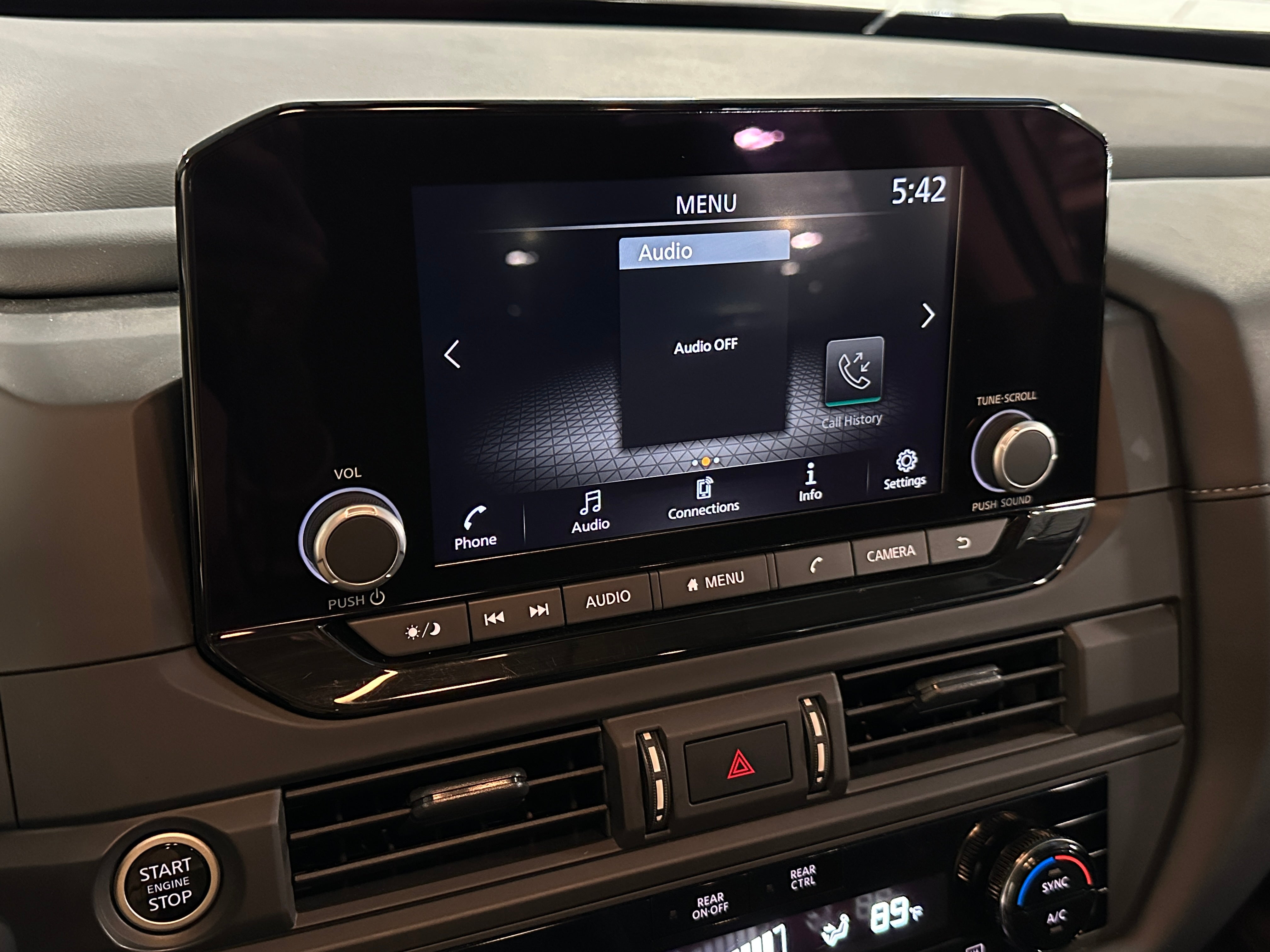 2024 Nissan Pathfinder S 4