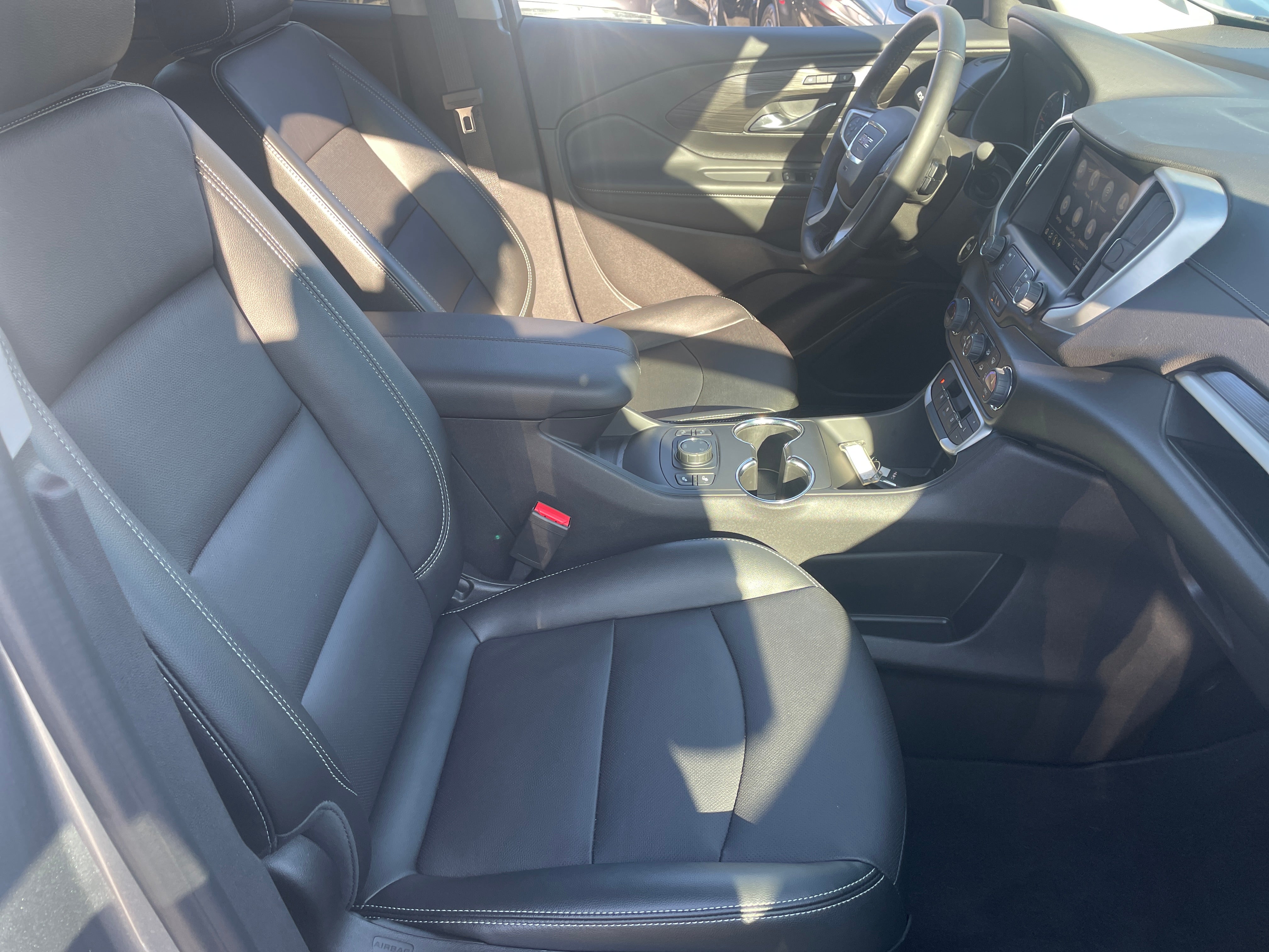 2024 GMC Terrain SLT 2
