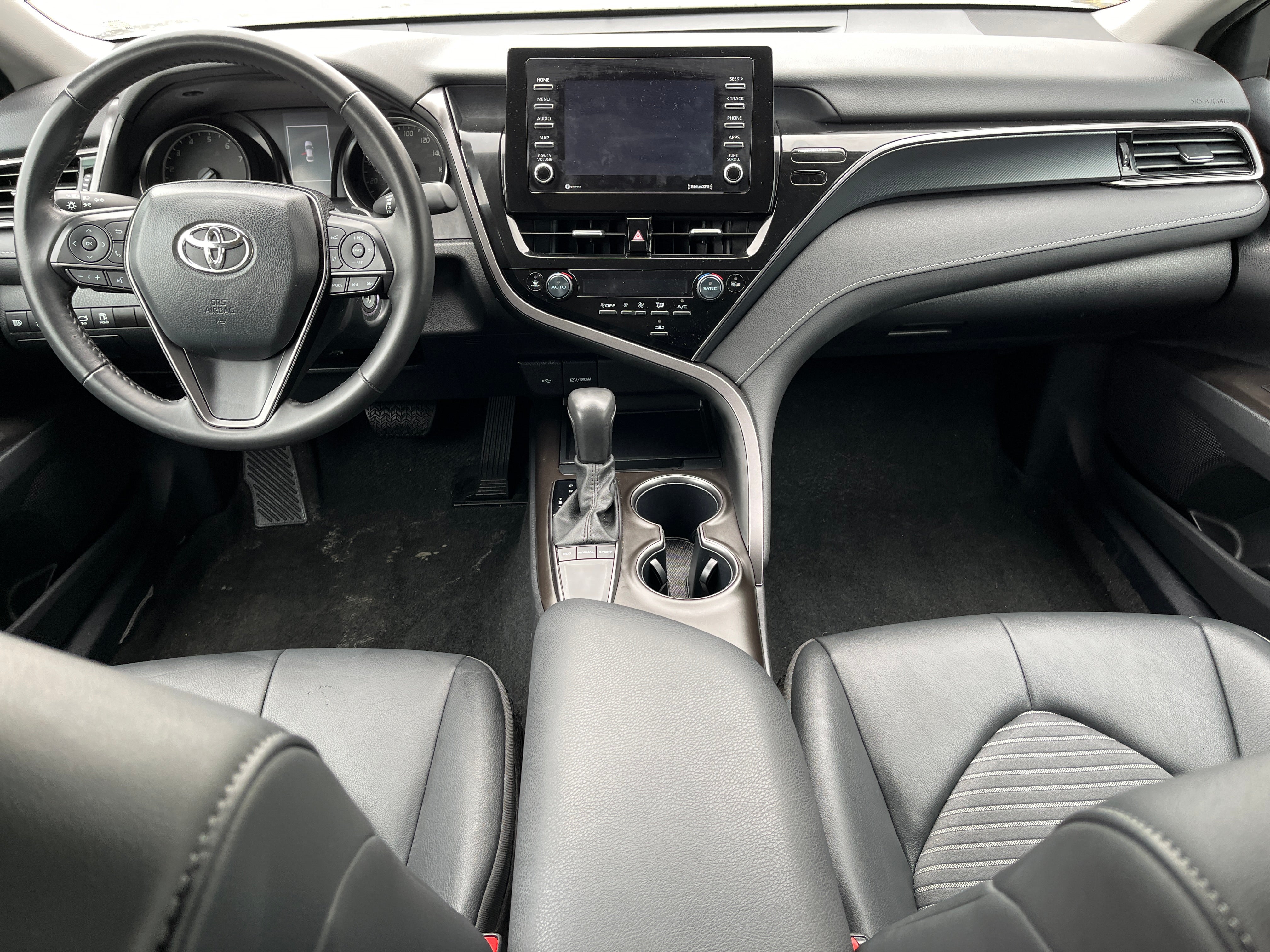 2024 Toyota Camry SE 3
