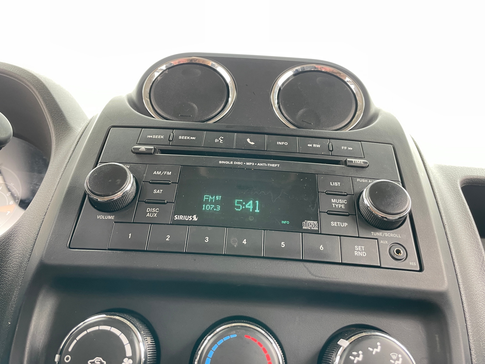 Thumbnail: 2017 Jeep Patriot - 3