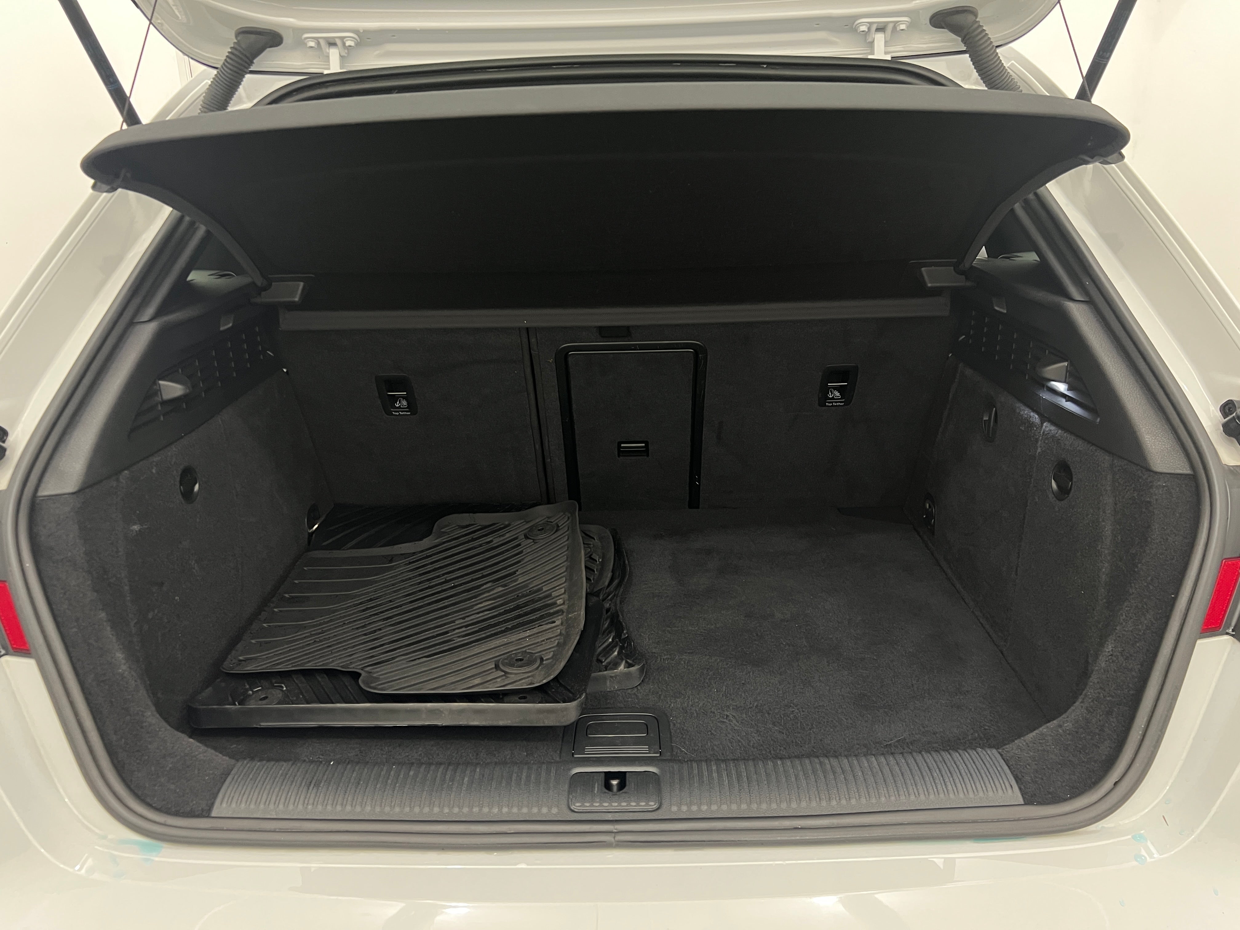 2016 Audi A3 e-tron Premium Plus 6