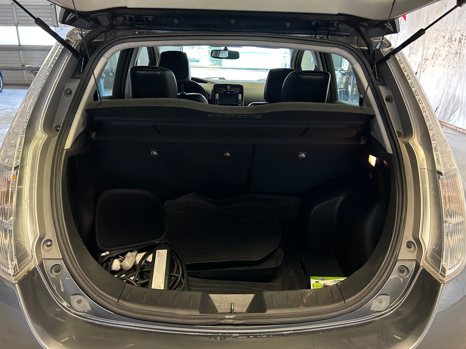 Thumbnail: 2017 Nissan Leaf - 6