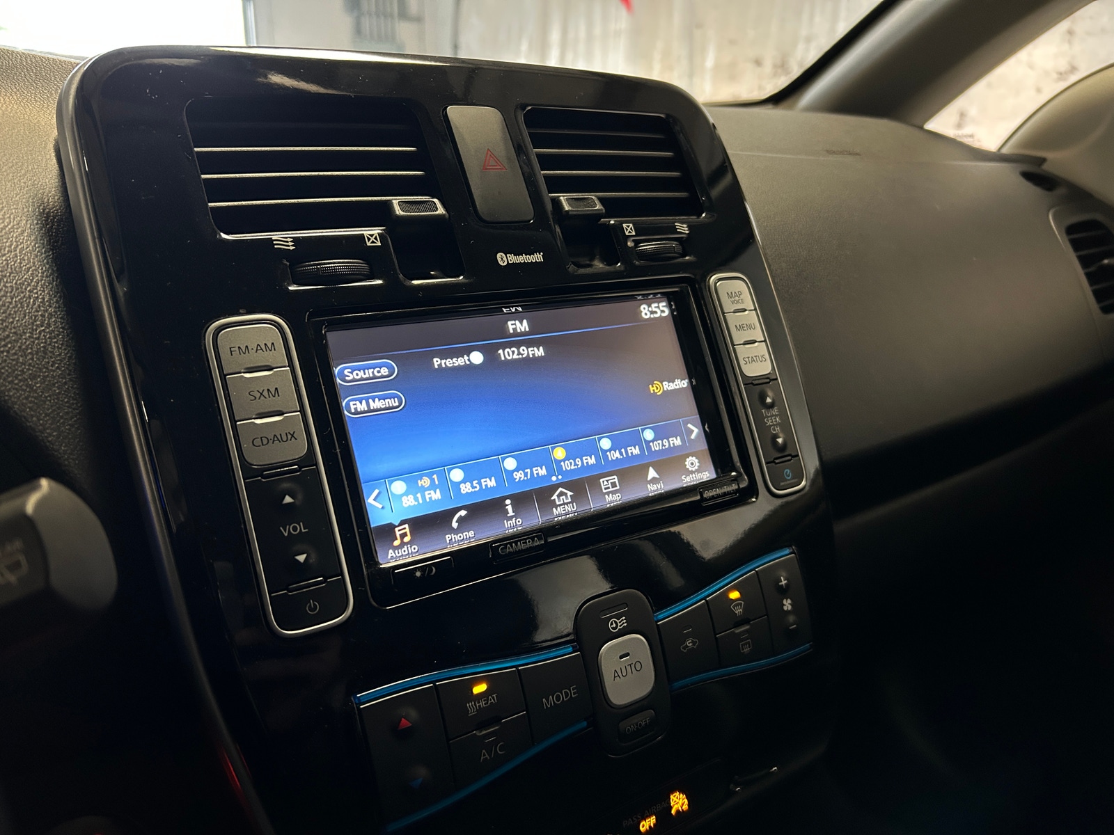 Thumbnail: 2017 Nissan Leaf - 3