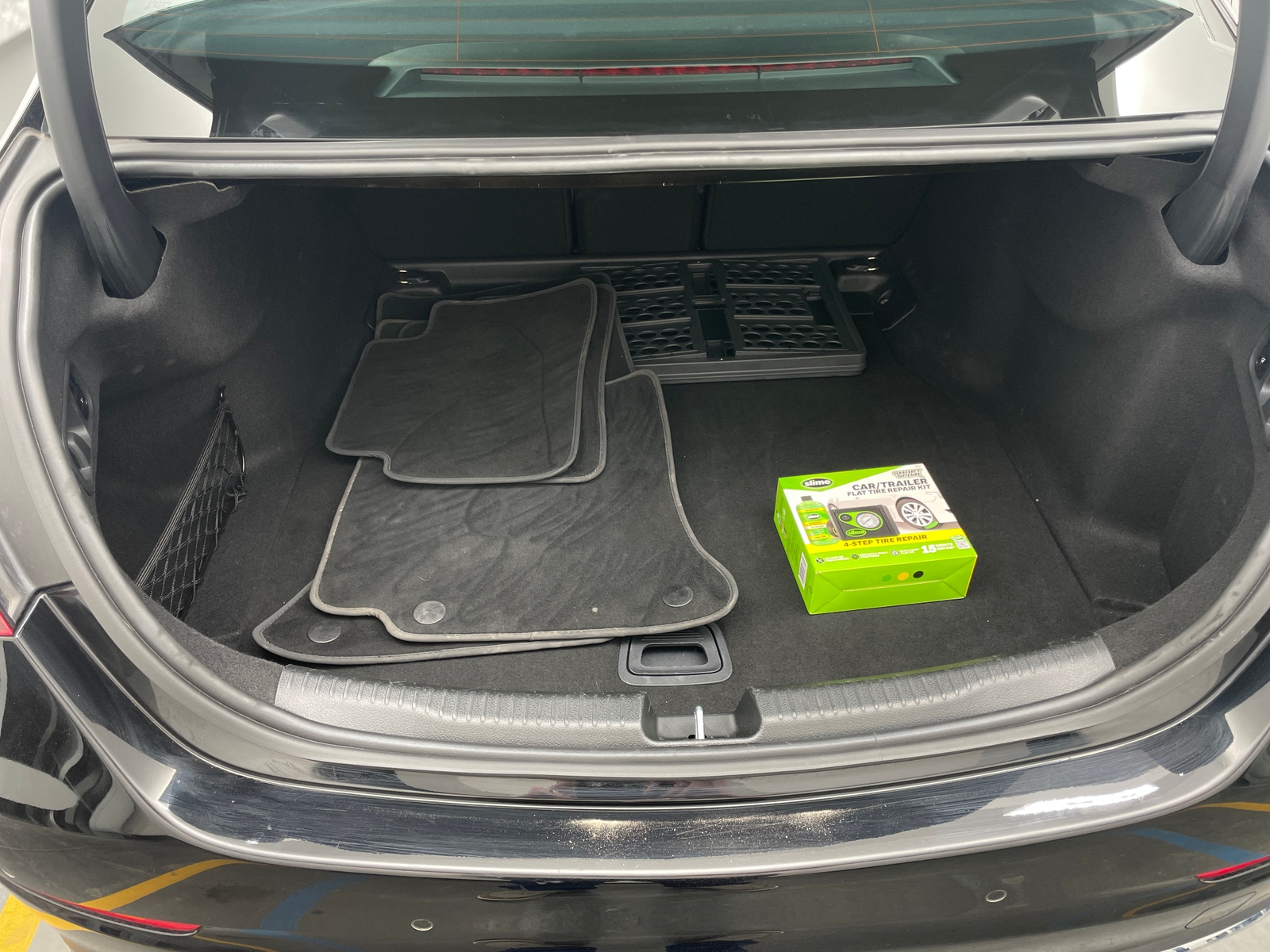 Thumbnail: 2024 Mercedes-Benz C-Class - 6