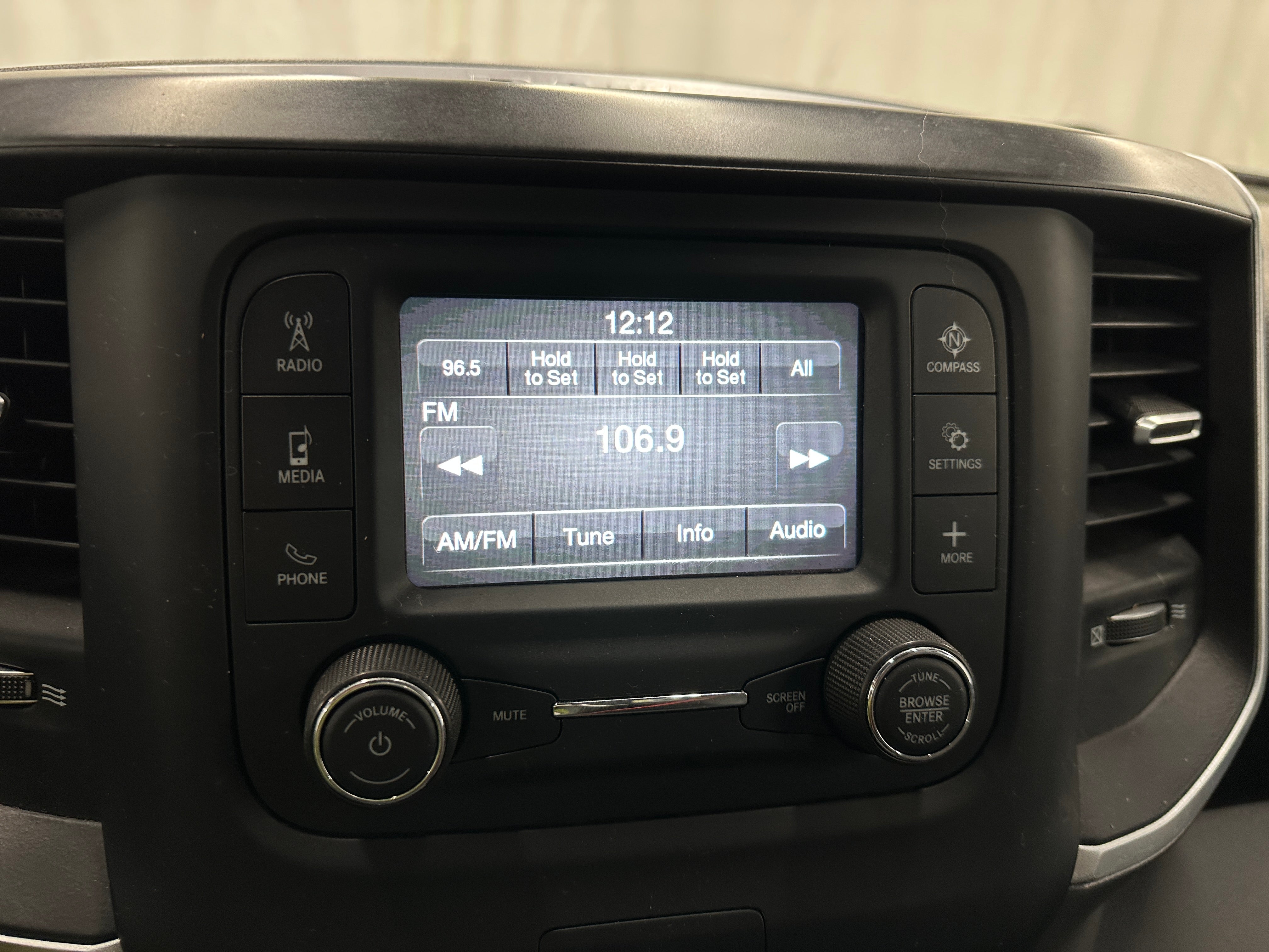 2022 RAM 1500 Big Horn 4