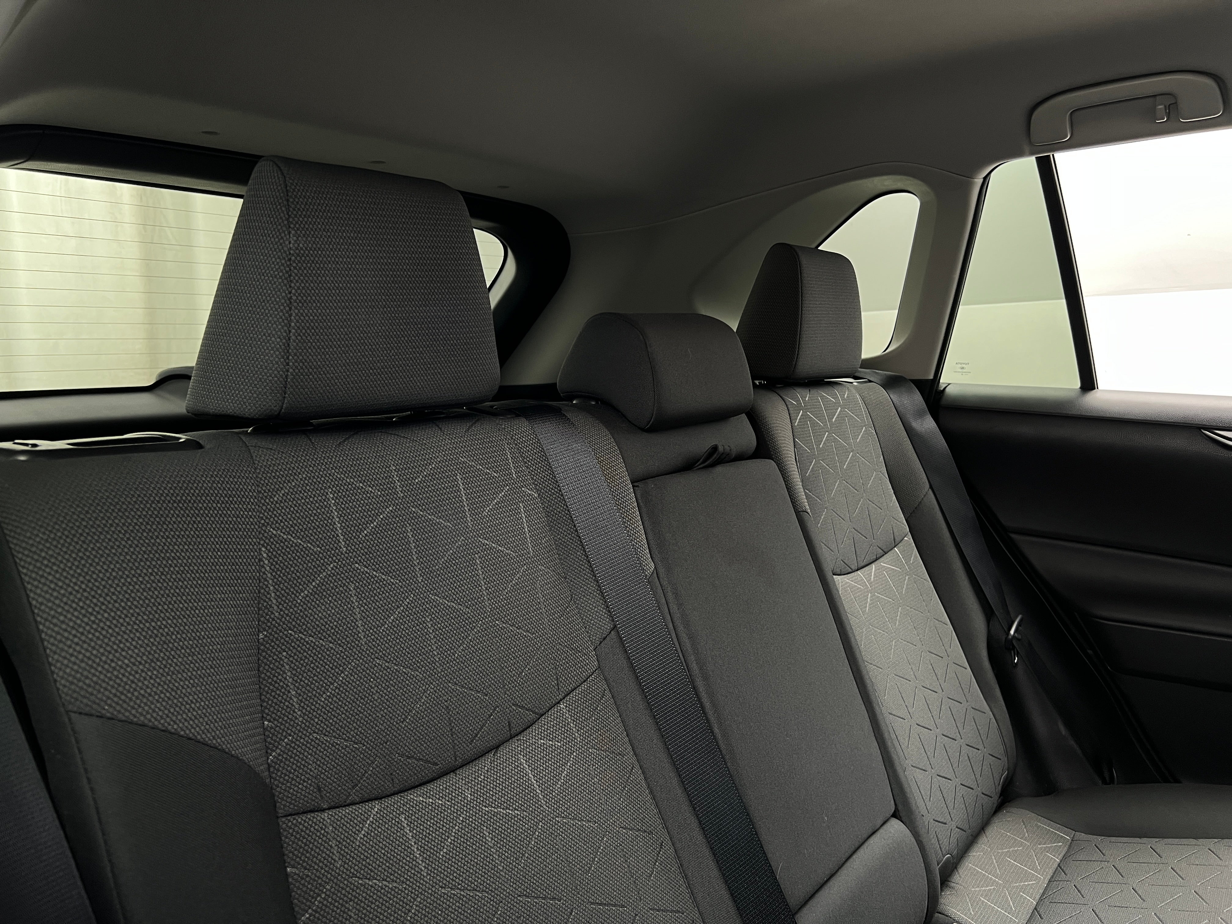 2021 Toyota RAV4 XLE 6
