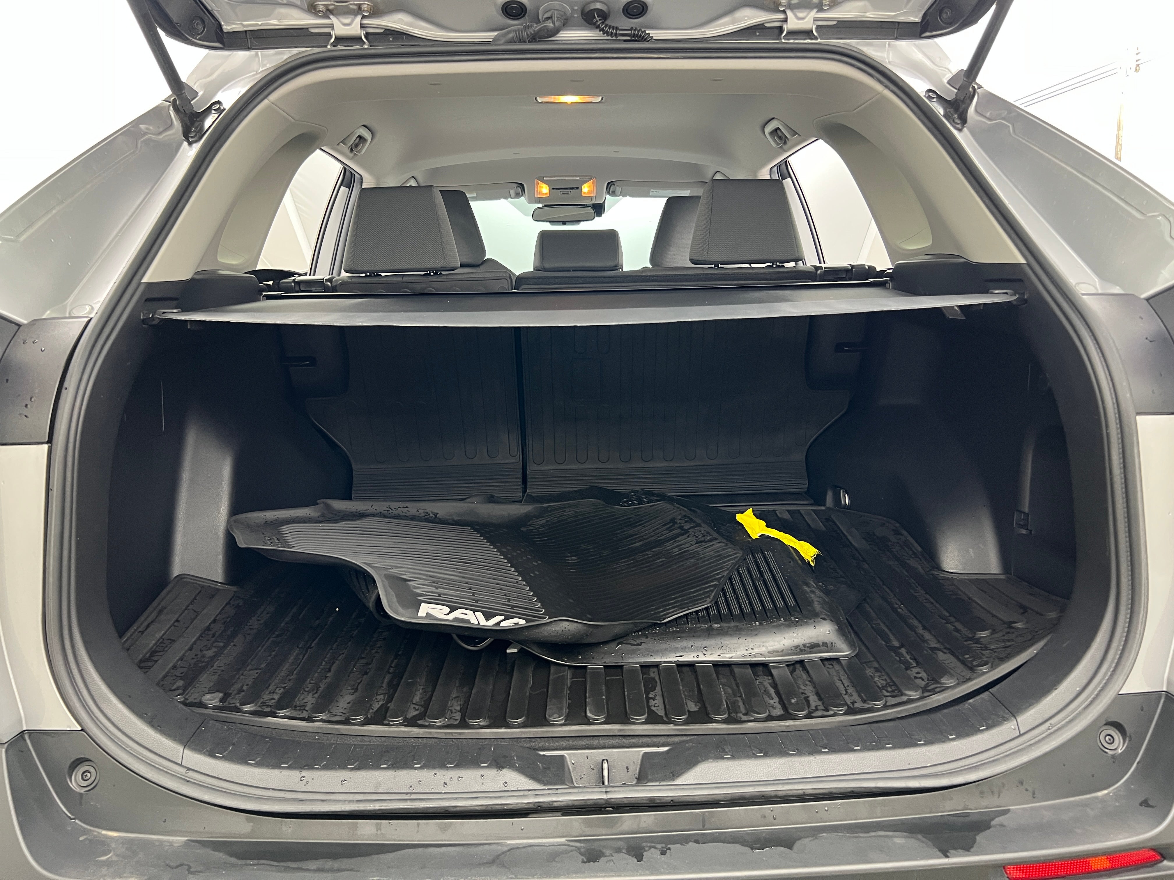 2021 Toyota RAV4 XLE 7