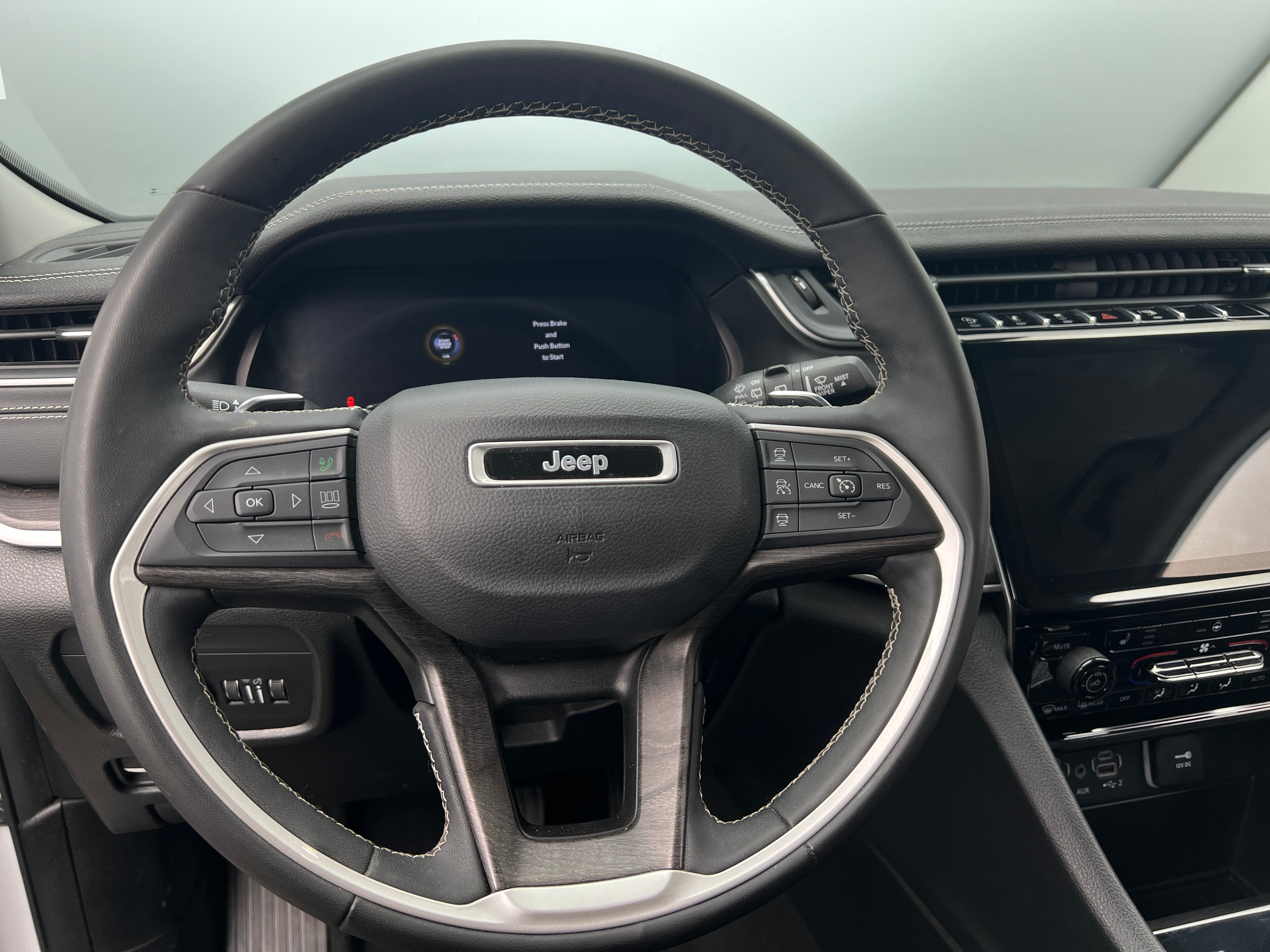 2023 Jeep Grand Cherokee L Limited Edition 4