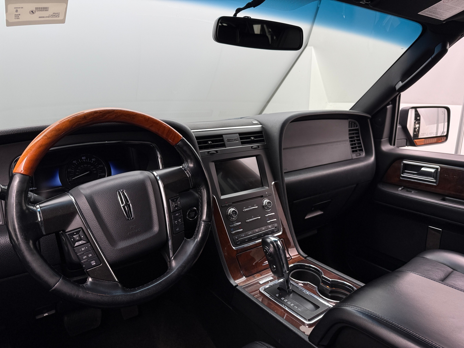 Thumbnail: 2017 Lincoln Navigator L - 2