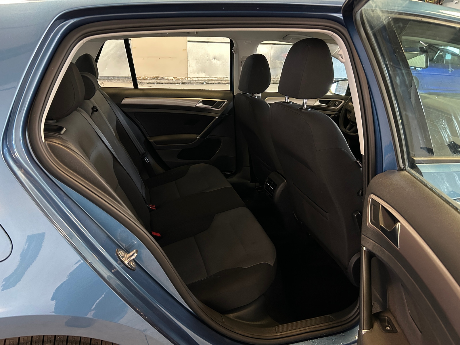 Thumbnail: 2016 Volkswagen e-Golf - 6
