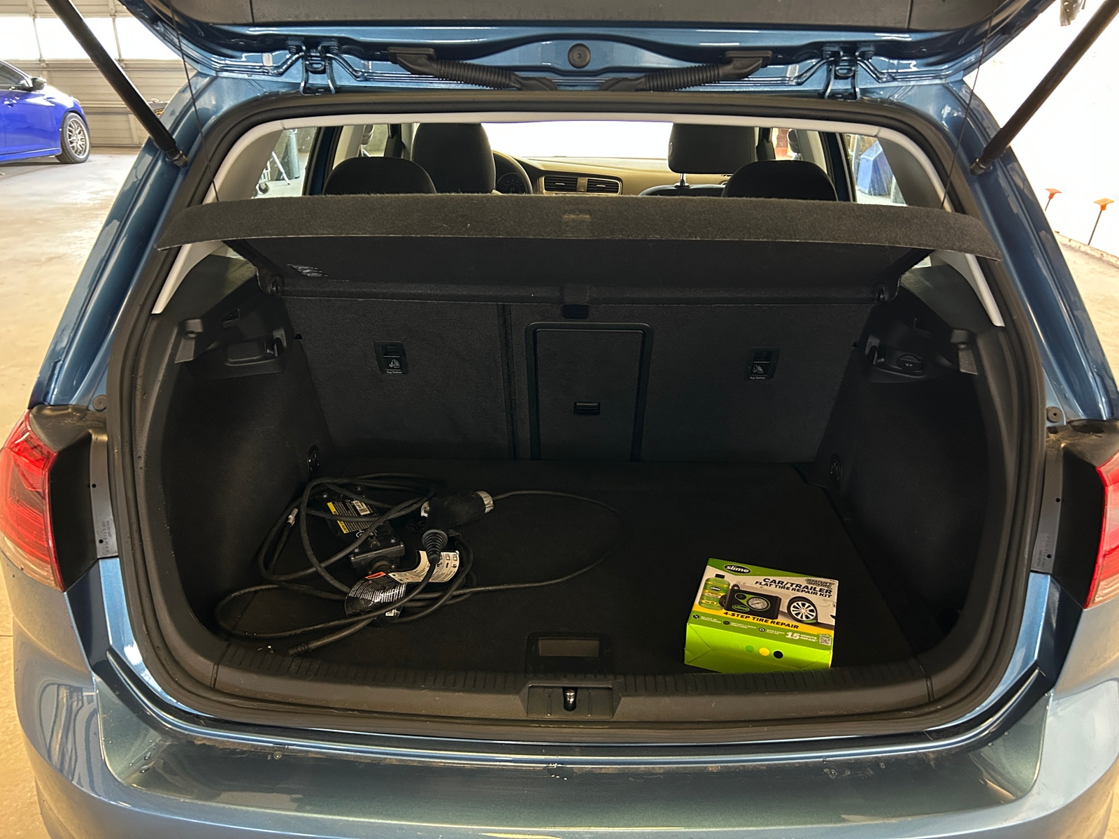 Thumbnail: 2016 Volkswagen e-Golf - 7