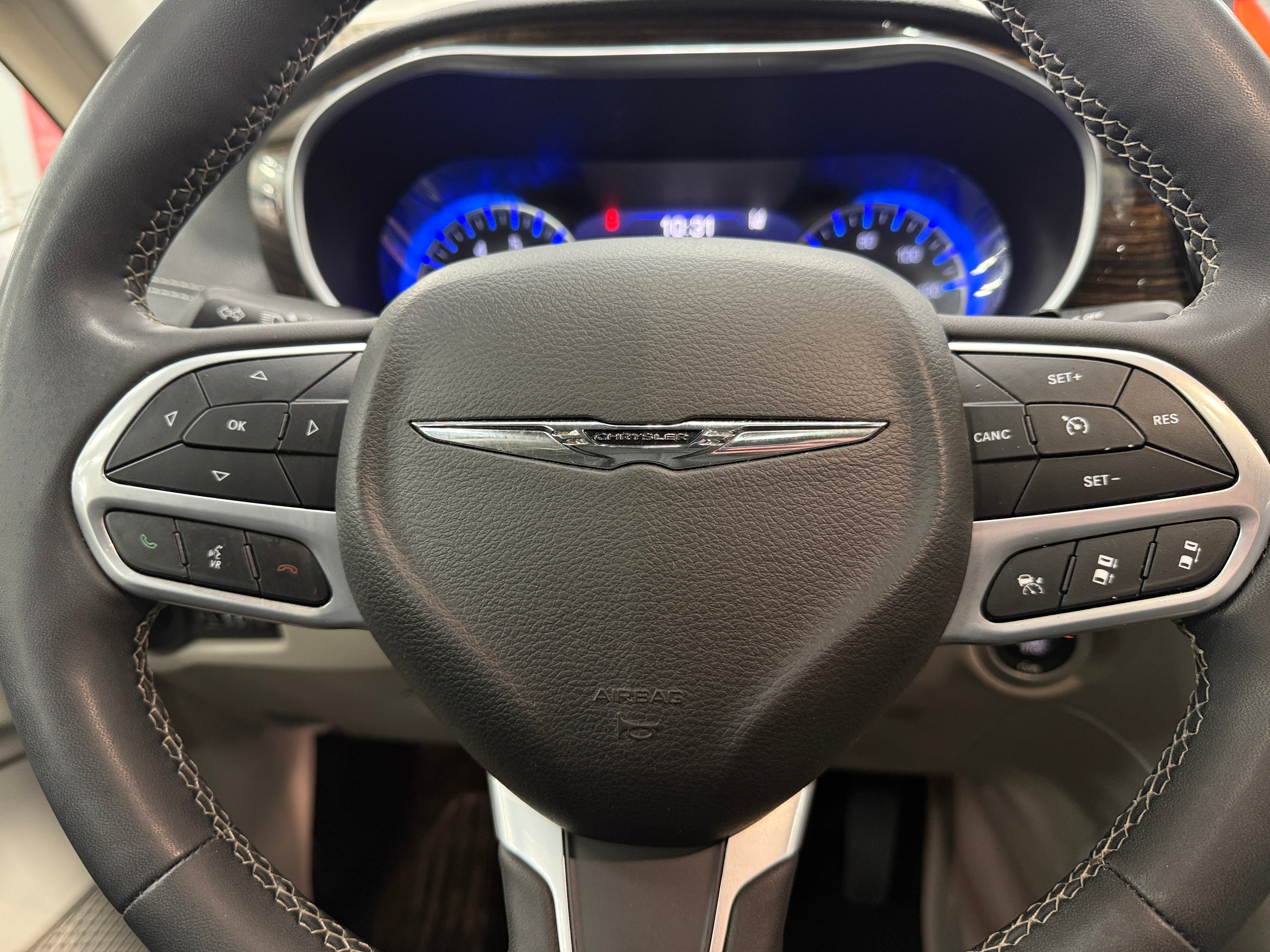 2023 Chrysler Pacifica Limited 4