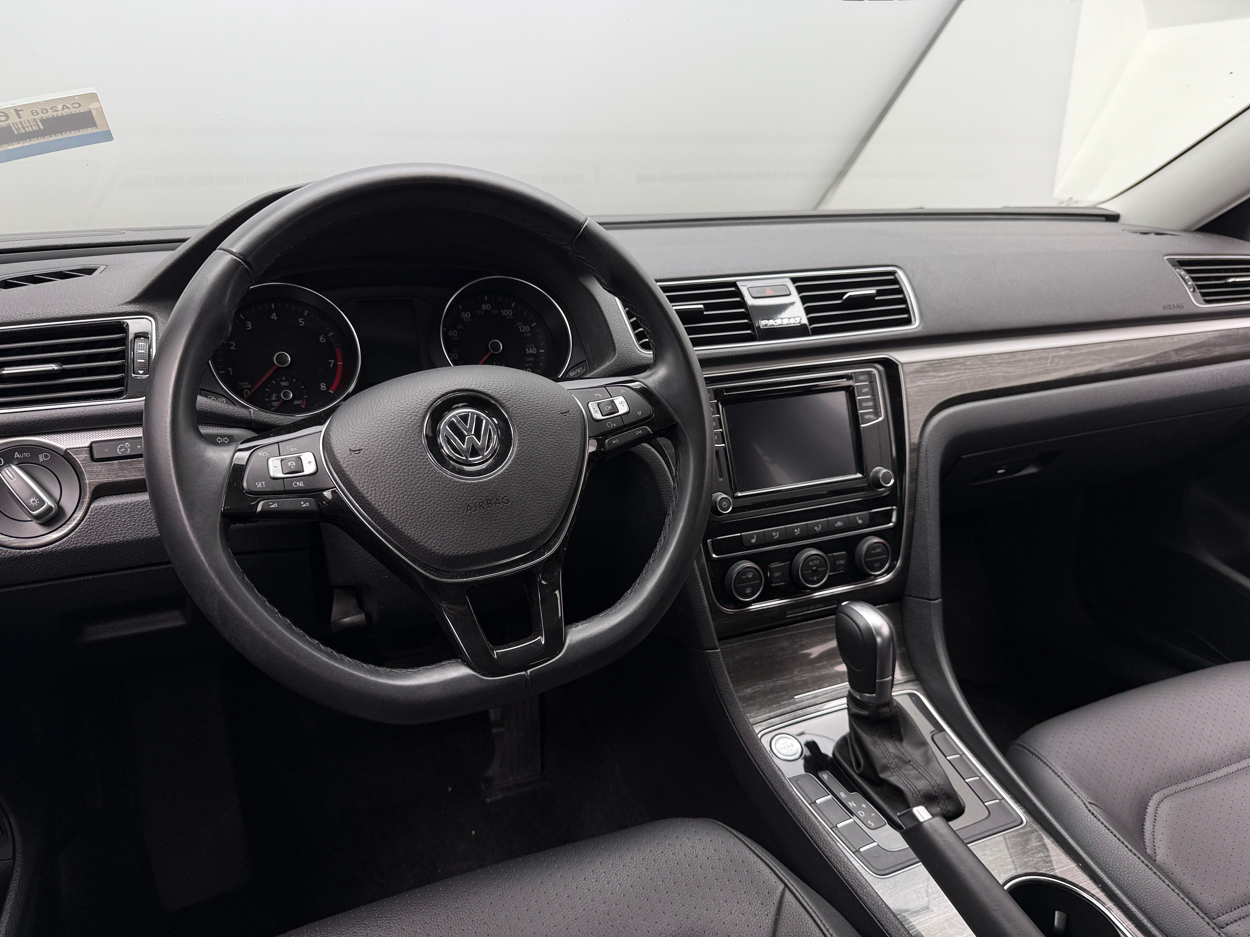 2018 Volkswagen Passat 2.0T 2
