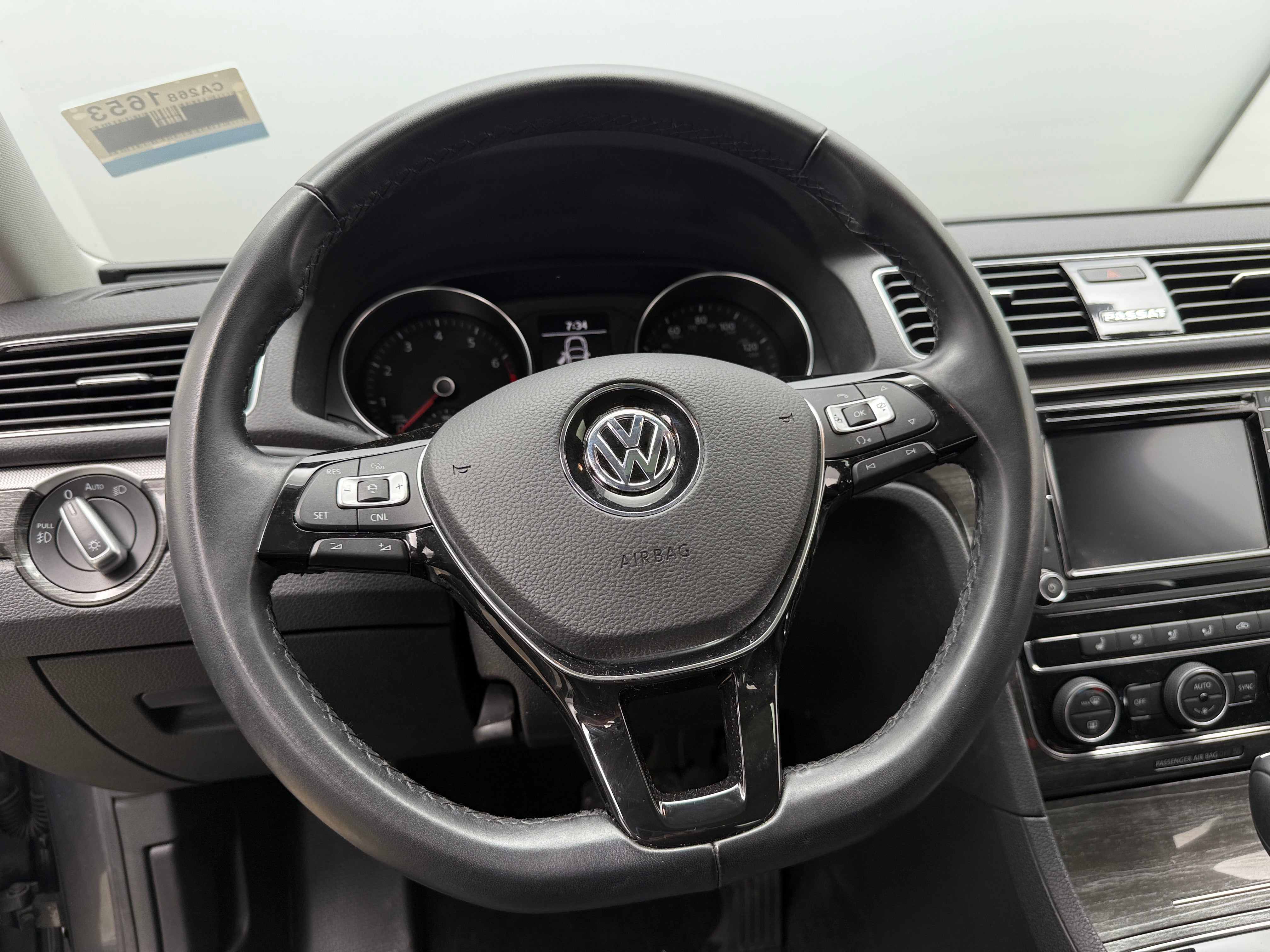 2018 Volkswagen Passat 2.0T 4