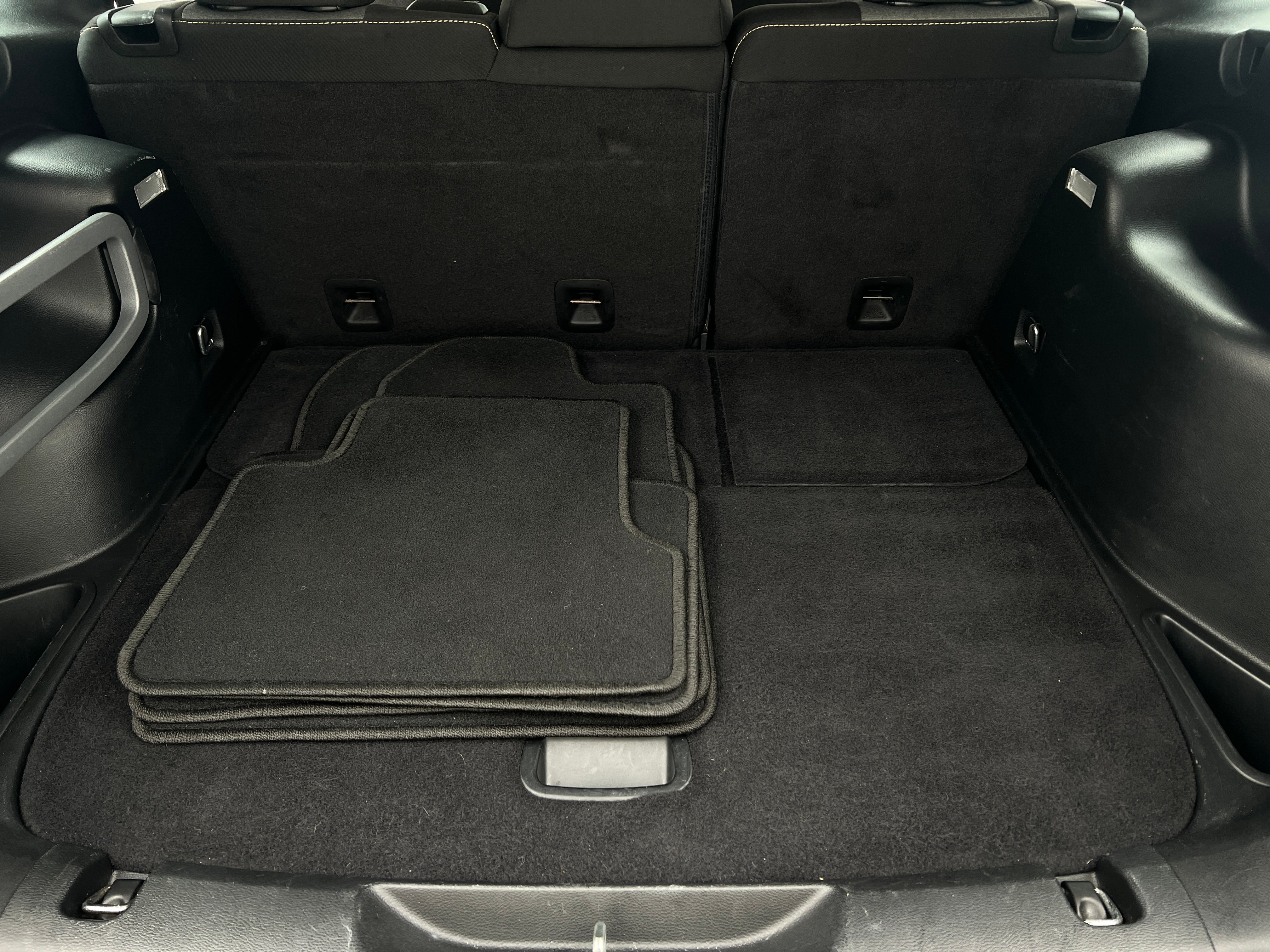 2016 Jeep Cherokee Sport 7